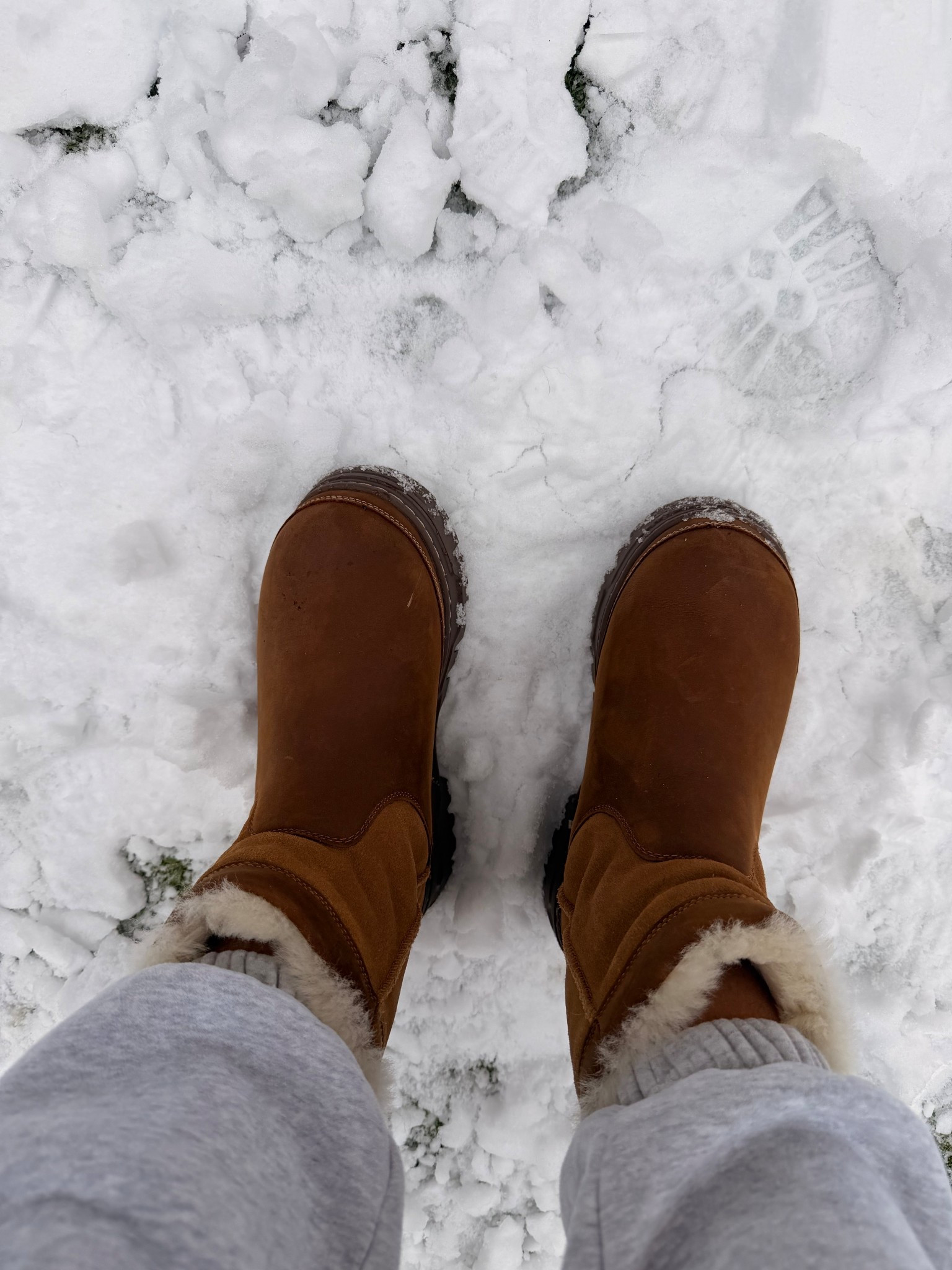 These waterproof uggs are a lifesaver 🫶🏾 

#LTKGiftGuide #LTKActive #LTKHoliday