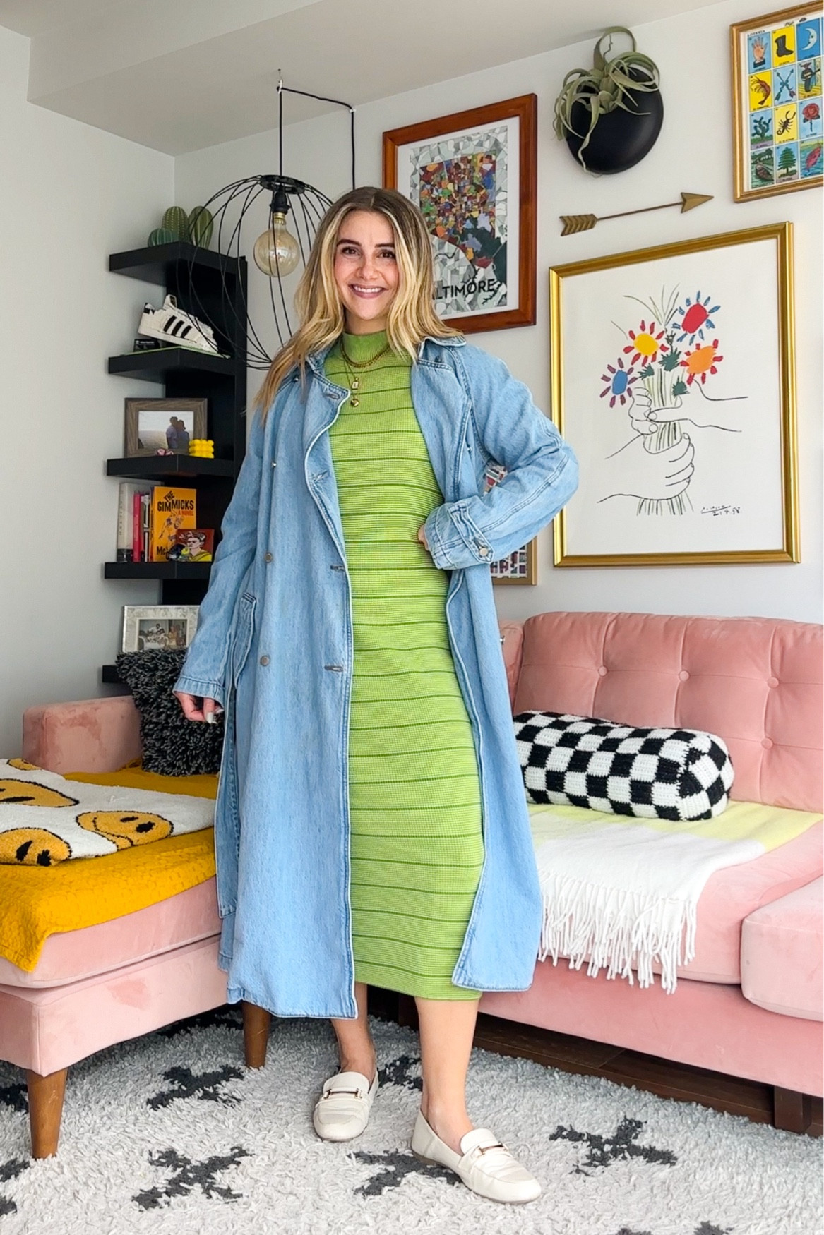 1 denim trench, 8 ways
Wearing a small in the trench
Wearing an XS in the dress 