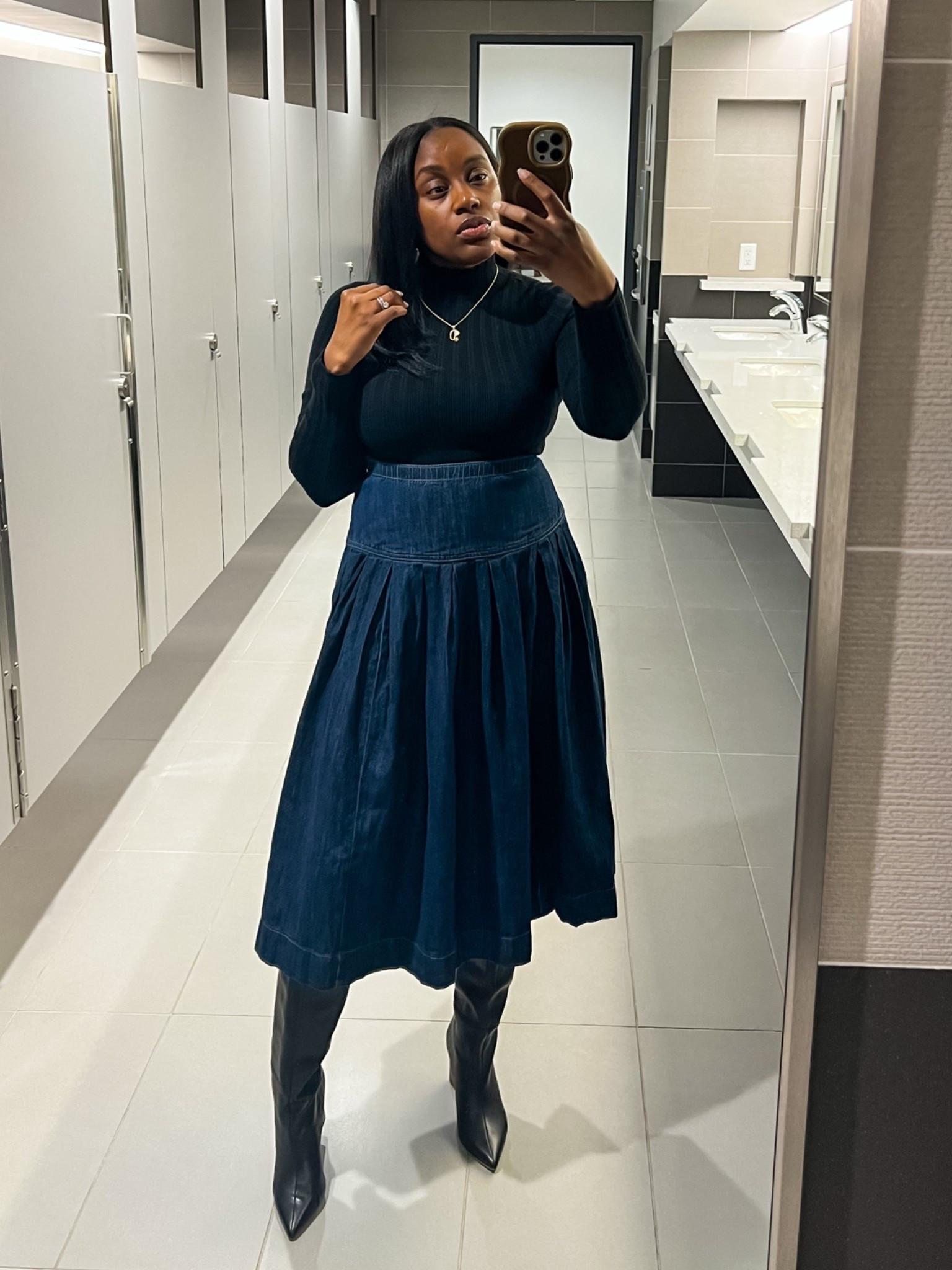 Grabbed a few pieces from the CJR X Old Navy Drop that I’ll be sharing soon! But I couldn’t resist sharing this skirt first that I wore to work today from the collection. 😍 The quality and everything is sooo good. There’s still some sizes left so hurry!

#LTKootd #LTKdayinmylife #LTKWorkwear