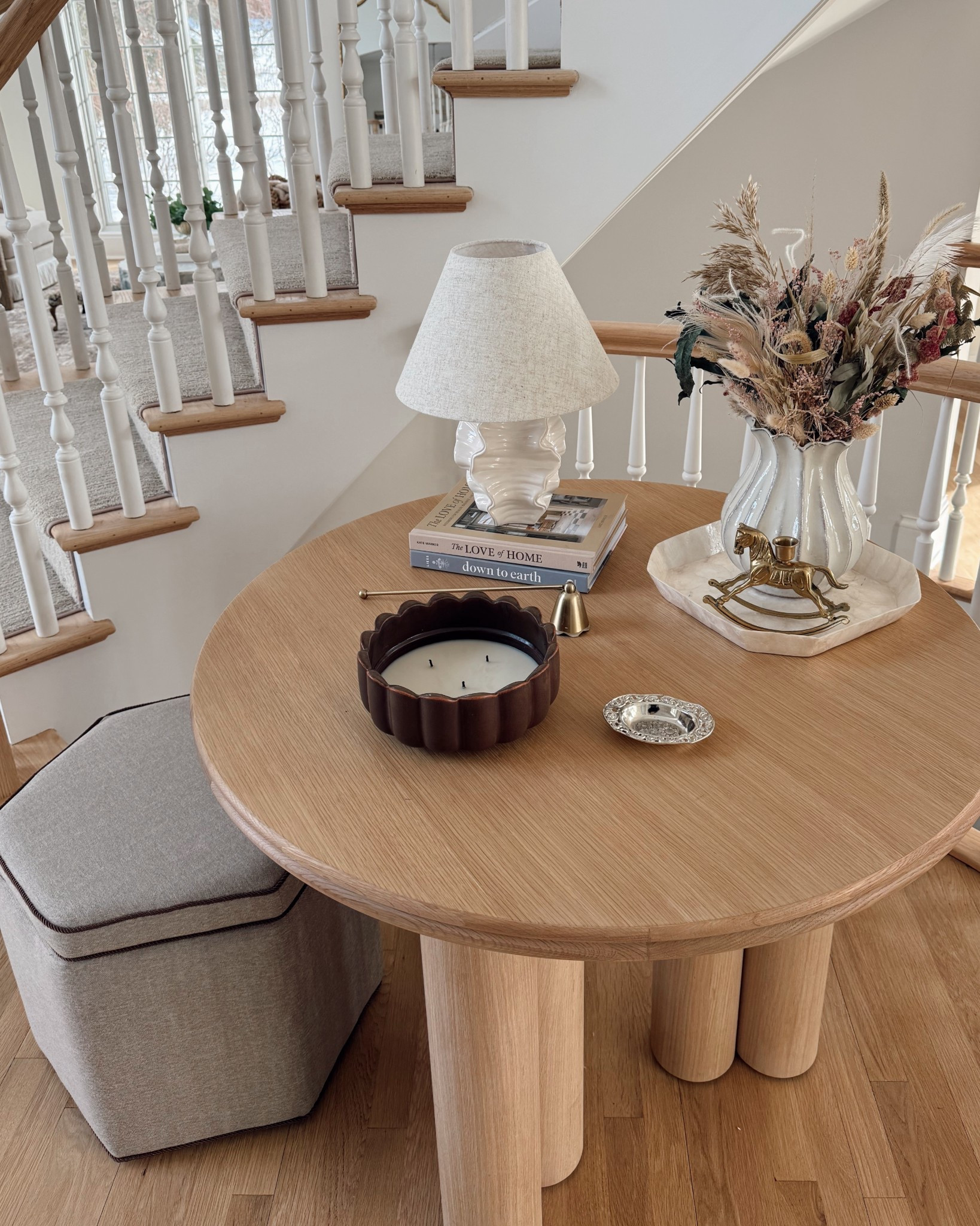 Entryway decor

Foyer, table, entry table, entryway decor

#LTKHome