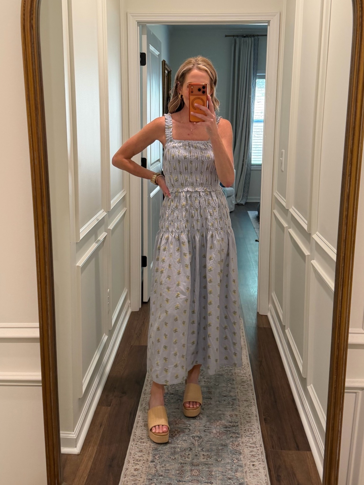 This $32 dress will bring you from brunches tonight out with friends… It’s a smart maxi airline dress from Universal threads and it’s for versatile and perfect for your casual wardrobe wearing a size extra small.