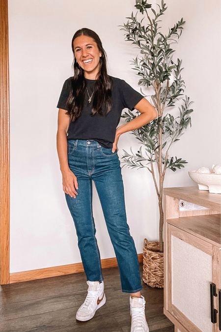 Abercrombie denim 15% off!
Ankle straight jeans, wearing 26
Nike sneakers 


Back to school 
Abercrombie and Fitch 
Easy tee
Skimming tee 
Basics, casual outfit 
Fall outfit 

#LTKstyletip #LTKSeasonal #LTKSale