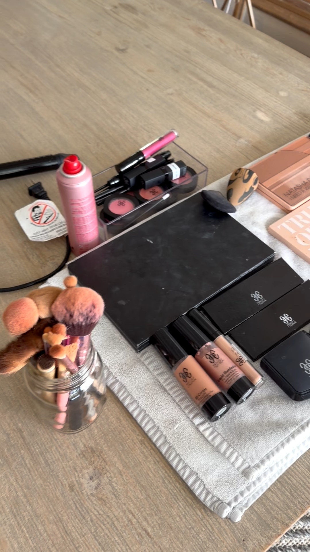 some of my favorite makeup staples to create the perfect look! 

#LTKGiftGuide #LTKgrwm #LTKBeauty