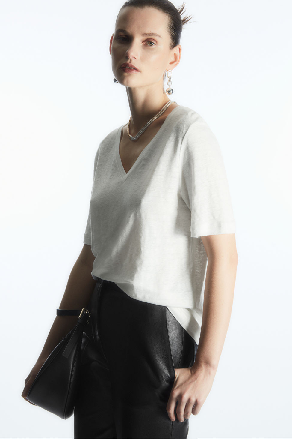 V-NECK LINEN T-SHIRT | COS (EU)