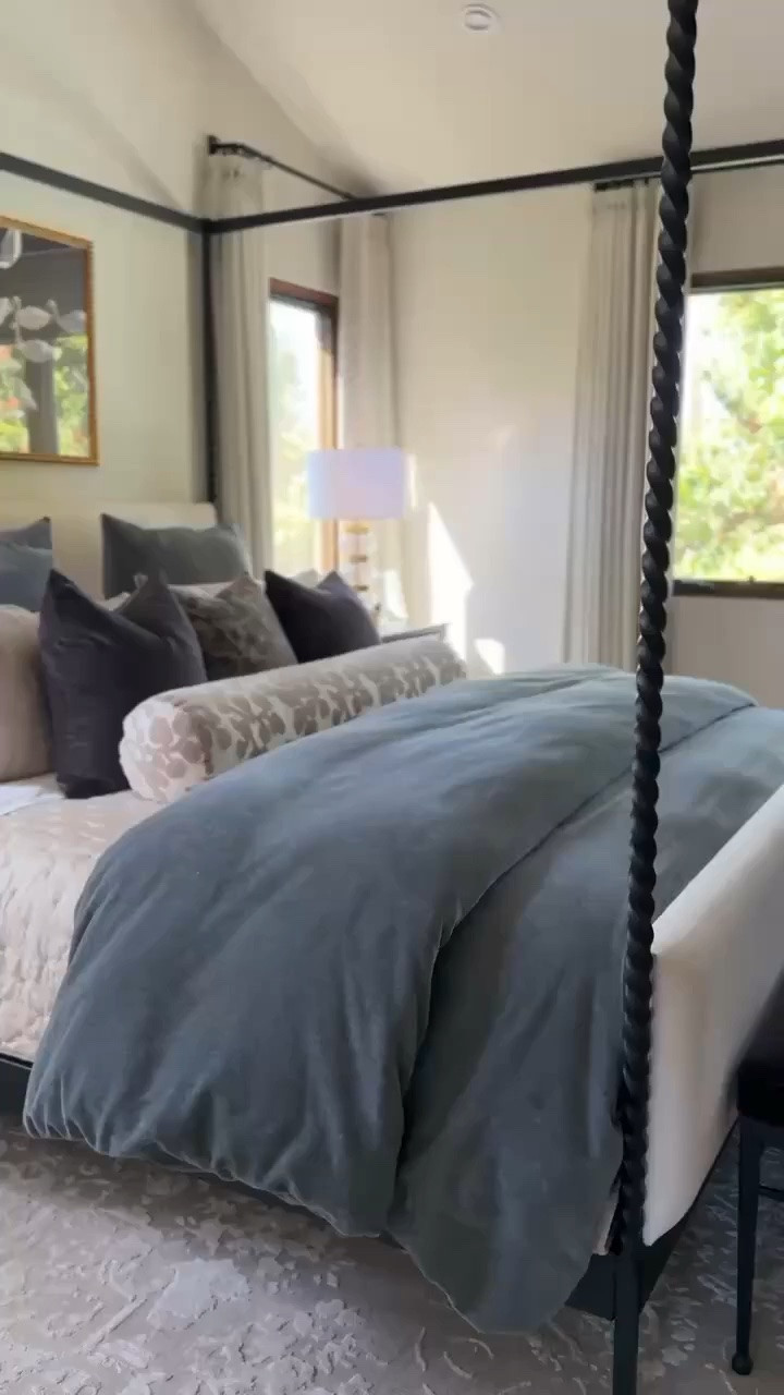 This bedding in my master is always a follower favorite 🛏️

#LTKHome #LTKdayinmylife #LTKvlog