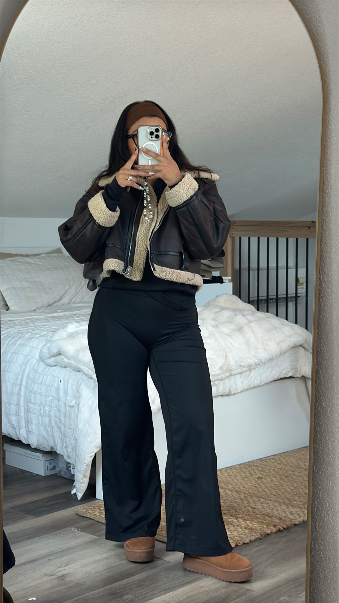 A comfy casual OOTD! 🤎 