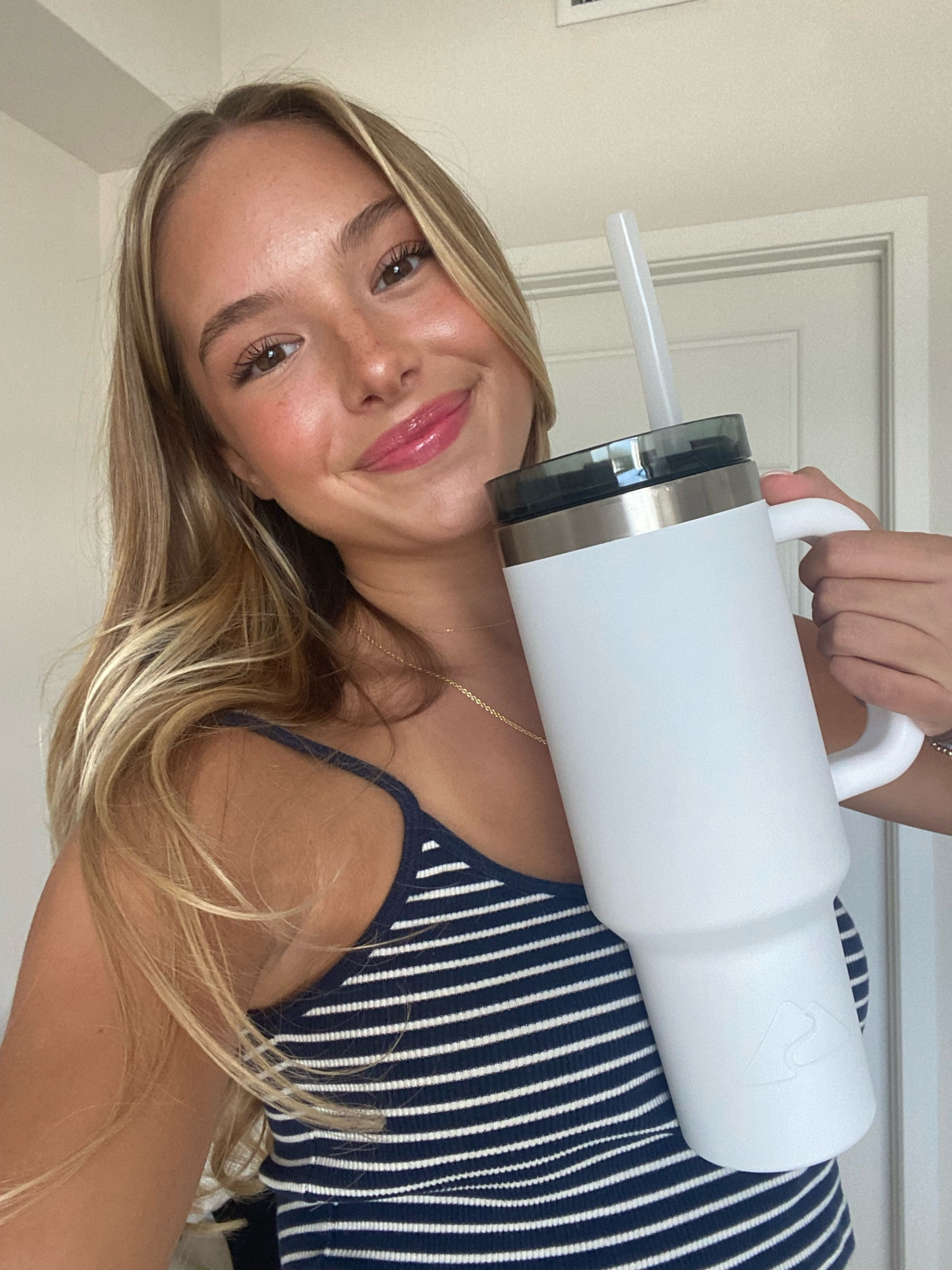 my new favorite cup!! so nice and so affordable! 🤍🤍 #walmartpartner #walmart @walmart

#LTKU #LTKfindsunder50 #LTKfitness