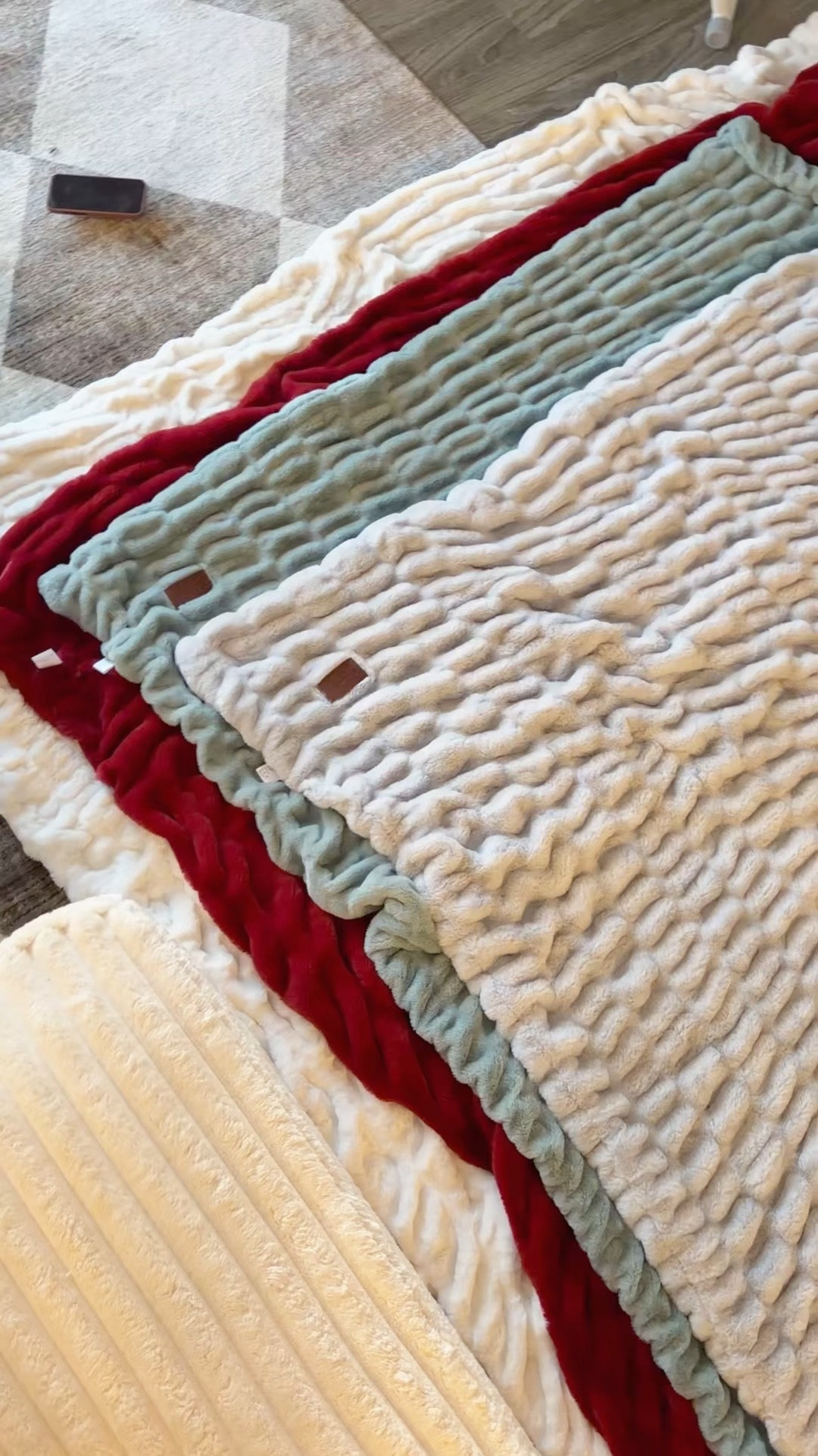 Comfrt dreamer blankets are WORTH IT! #blanket #blanketlife 

#LTKmomlife #LTKSaleAlert #LTKHome