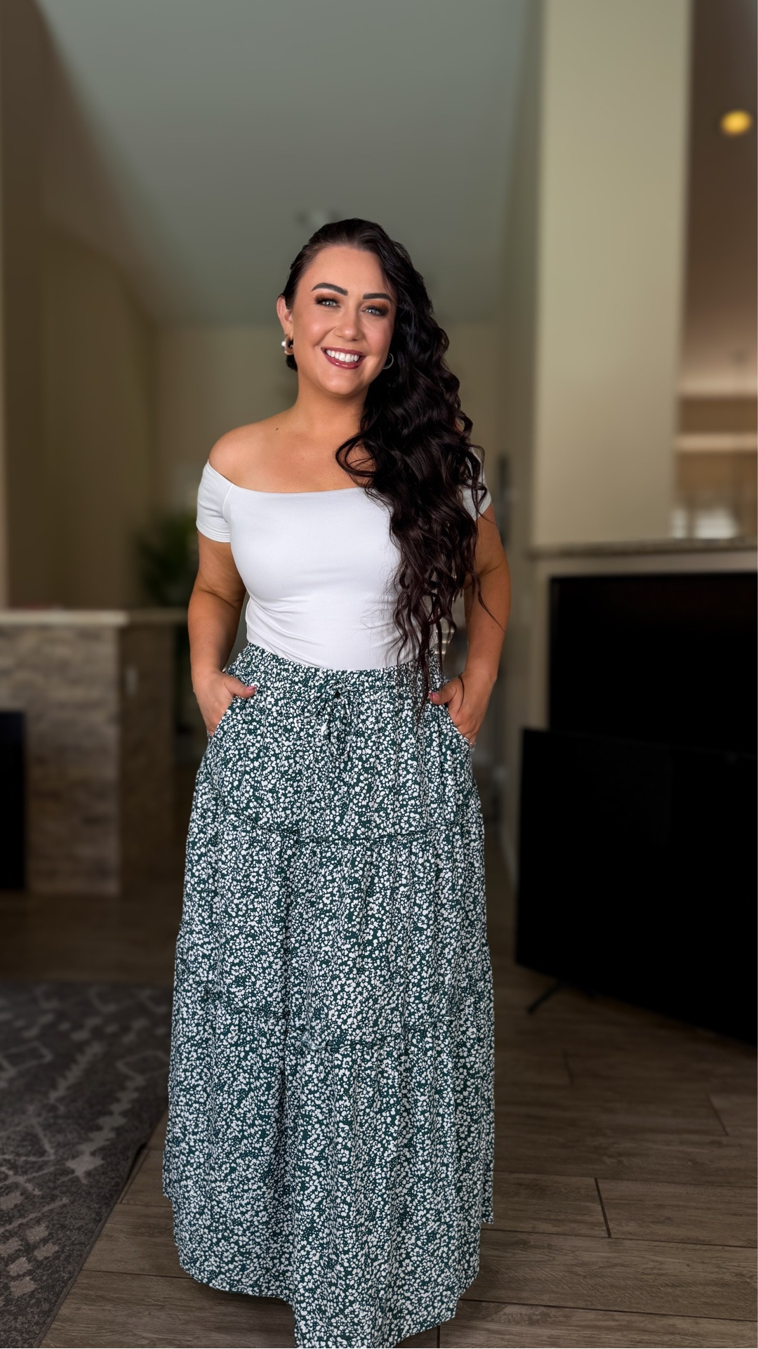 Curvy girl mom outfit 
Bodysuit size large
Skirt size extra large 

Cakes body use code Brennanovello for 10% off on nip covers ￼

#LTKmomlife #LTKMidsize #LTKSeasonal