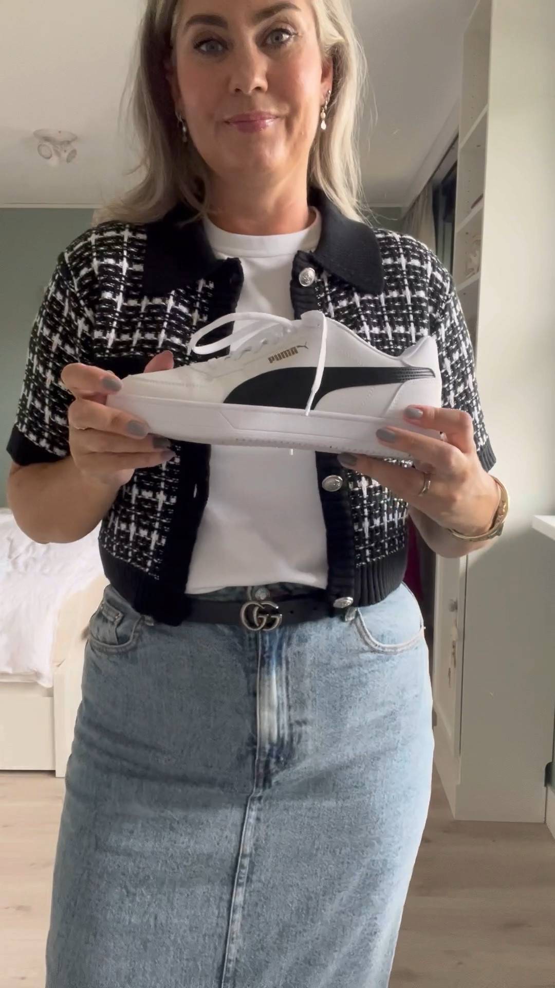 30 days of fall outfits - day 19

Denim maxi skirt (wearing tall, linking regular length also), white basic t-shirt, bouclé cardigan and Puma black and white sneakers. Zadig and Voltaire perfume is one of my favorites. Michael Kors bag. 



#LTKmidsize #LTKover40 #LTKeurope