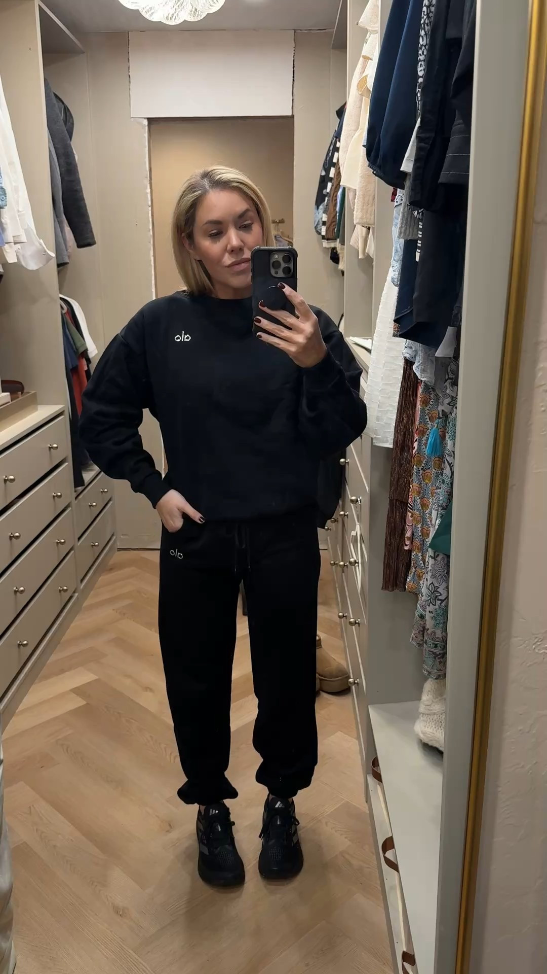 Styling Alo sweats (high/low version with Amazon jacket and Bottega Venetts sunglasses)

Black sweatpants
Sweatshirt 
Alo sweats
Alo sweatshirt
Alo sweatpants #LTKFindsUnder50

#LTKActive #LTKdayinmylife