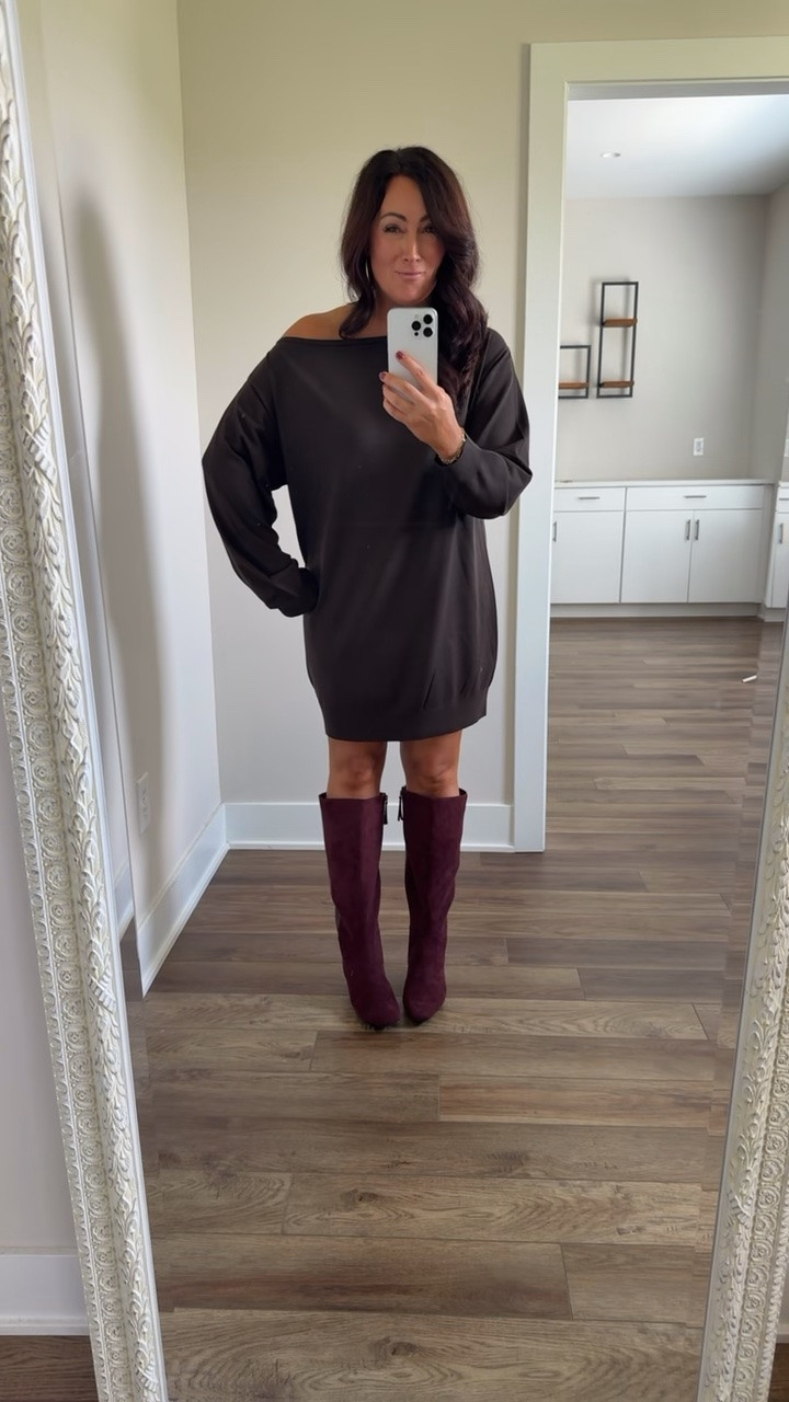 @Aritzia haul! I absolutely love this dress! This fabric is so stretchy and comfortable! I love that you can do off the shoulder.. I need this in another color!

#LTKootd #LTKSeasonal #LTKdayinmylife