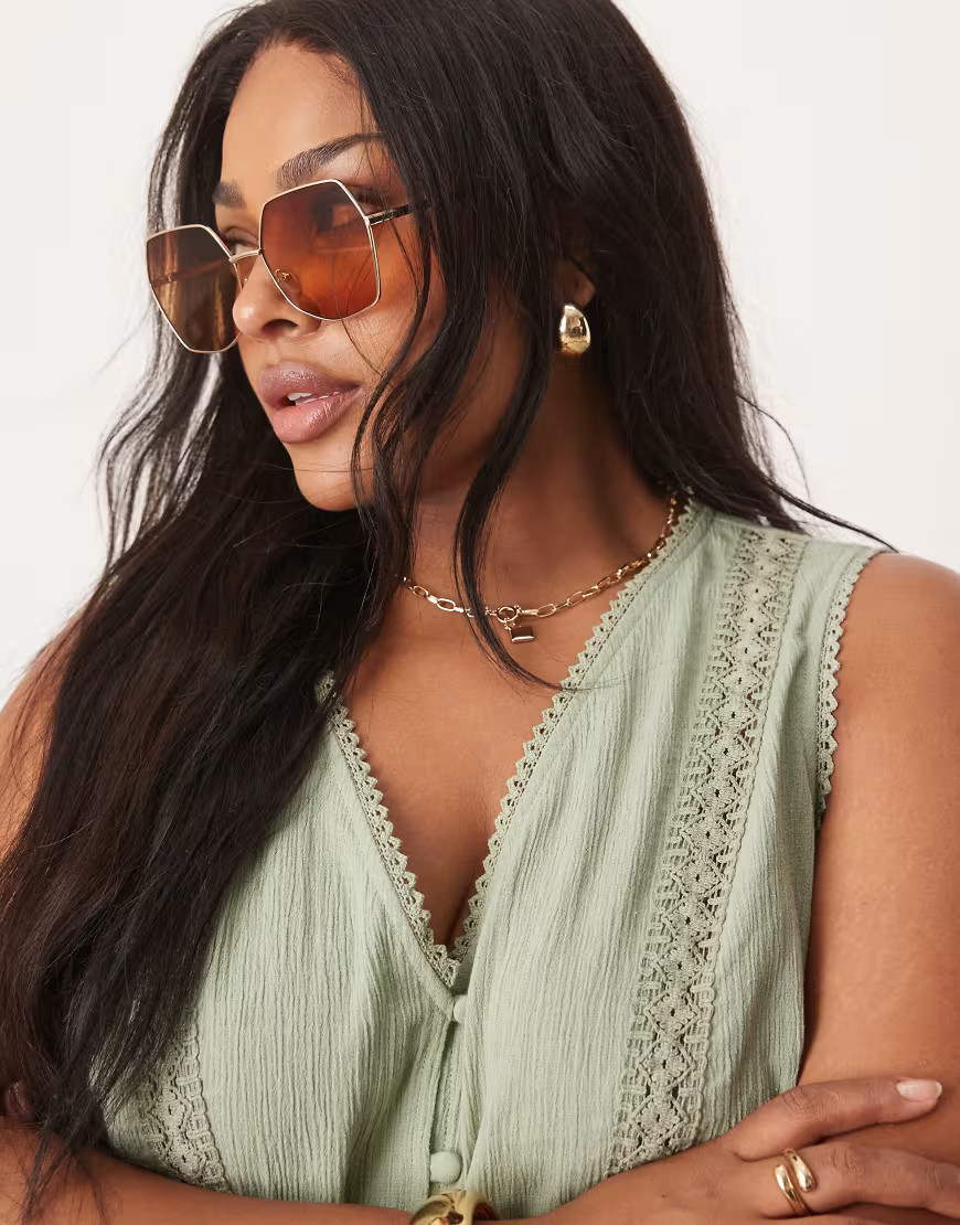 ASOS DESIGN angular metal frame sunglasses in ombre brown lens-Gold | ASOS (Global)