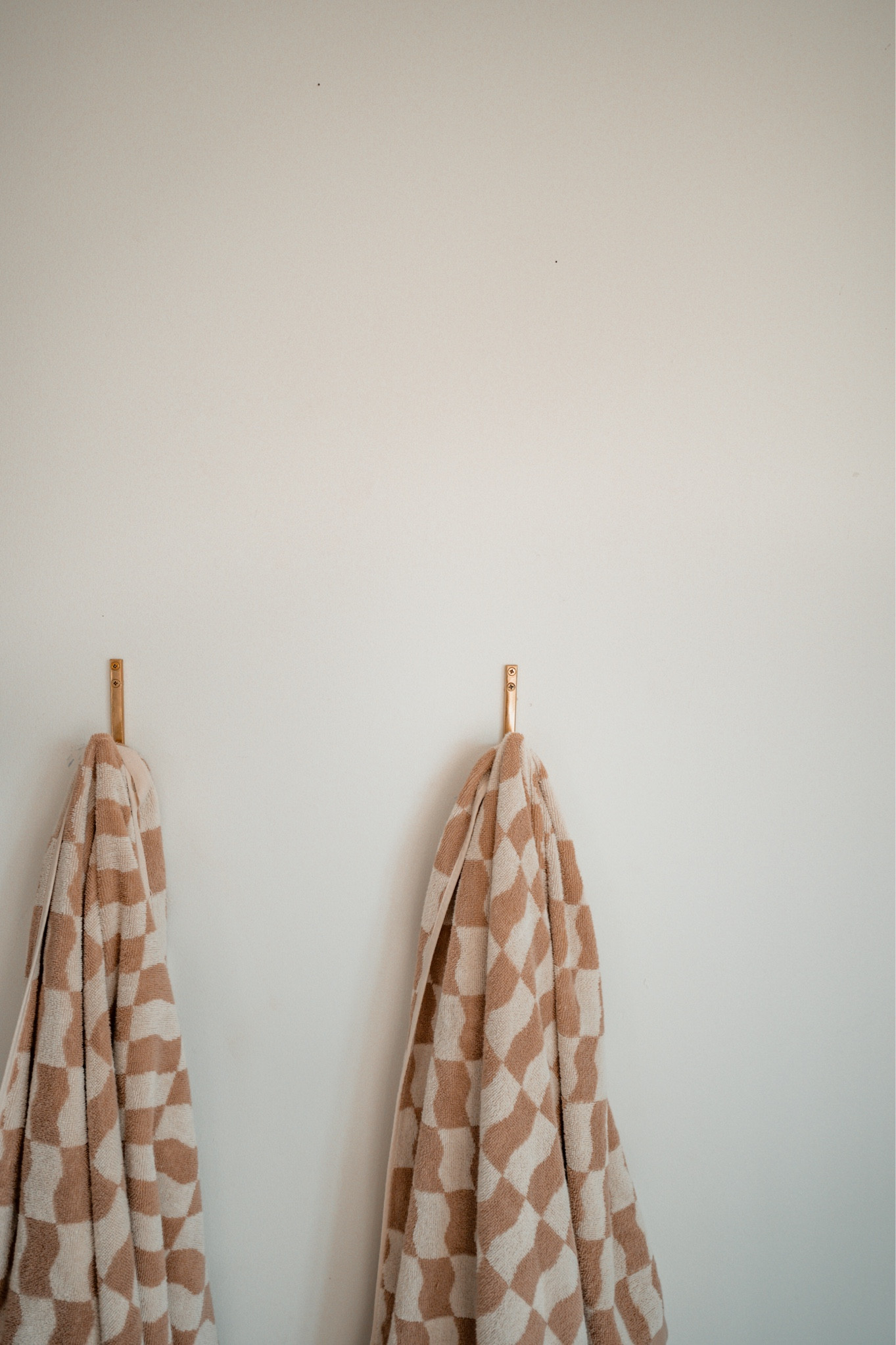 Prettiest neutral (non boring) bath towels you ever did see! 

Neutral Simplistic MCM Scandi Nordic

#LTKHome