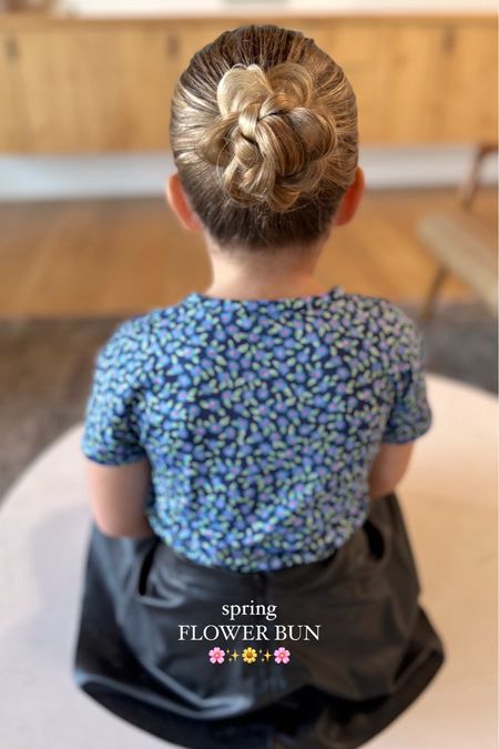 The cutest flower bun hairstyle for spring 🌼🌸🌺 
