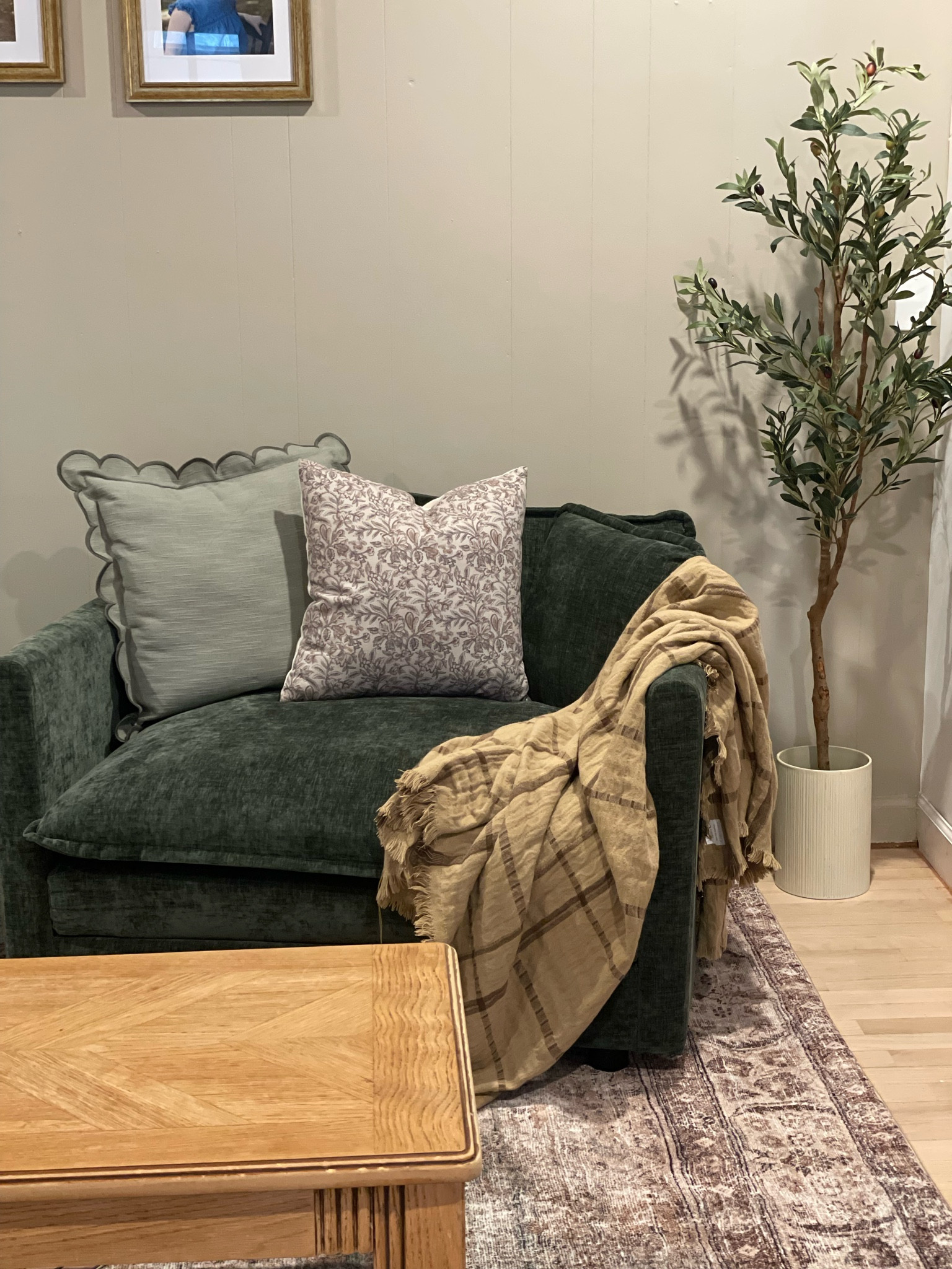 Affordable Amazon lounge chairs in green. Added some throw pillows from Amazon and Walmart and it’s a perfect addition to our sitting room! 

Scalloped throw pillow, Amazon pillow covers, dark green chair, neutral rug, Loloi rug, Margot rug, olive tree 
#founditonamazon #walmartfinds #scallop #floralpillow #throwpillows

#LTKStyleTip #LTKHome