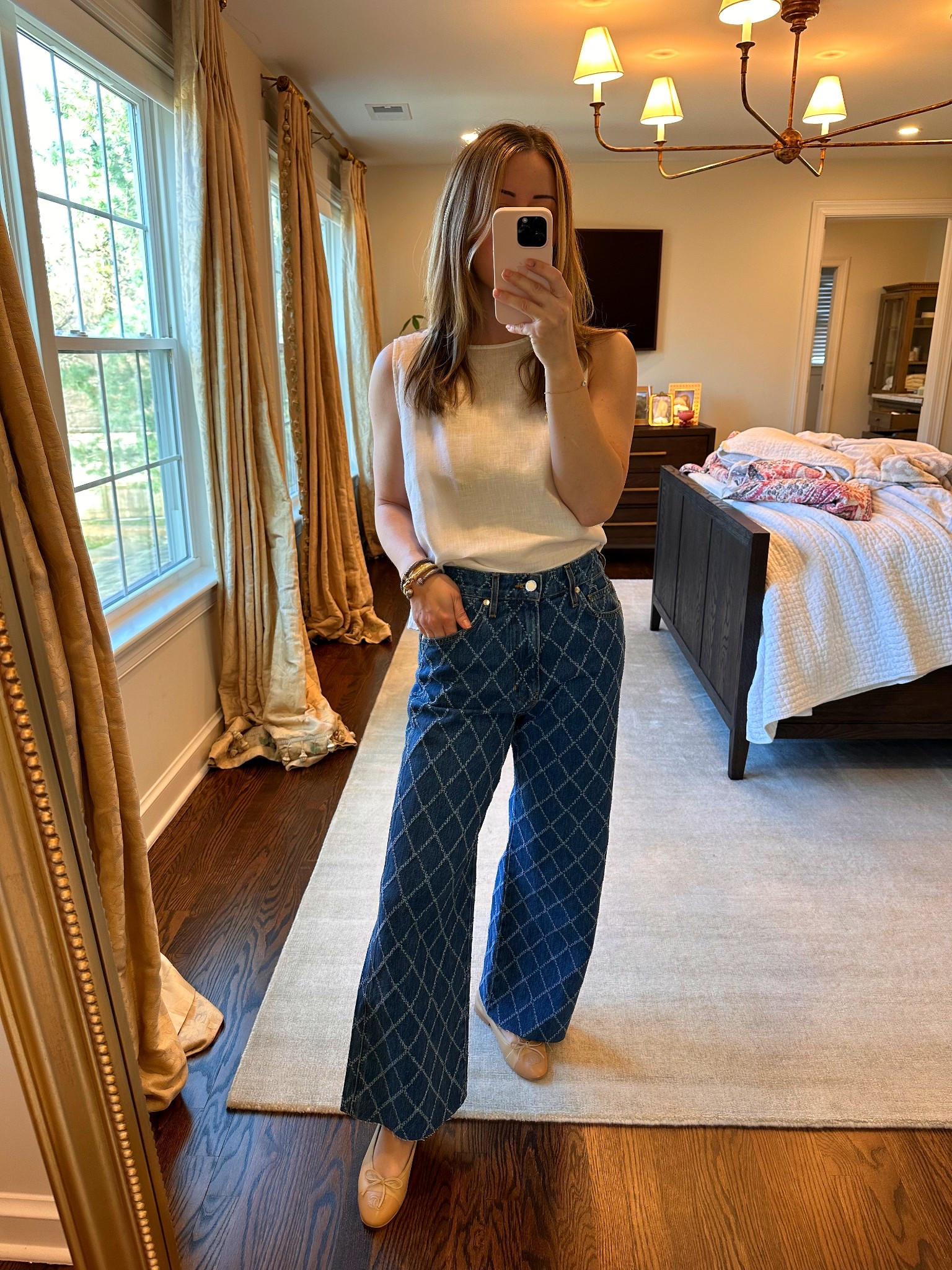 These have been on my wishlist since they came out for spring and they are even better in person! Veronica Beard can do no wrong 🙌🏻

They fit TTS in waist but definitely come long so I had to cut them at the bottom a couple of inches. They come with a “cut” or frayed end to the legs already so that made it easy to adjust the length at home! 

#LTKWorkwear #LTKSeasonal