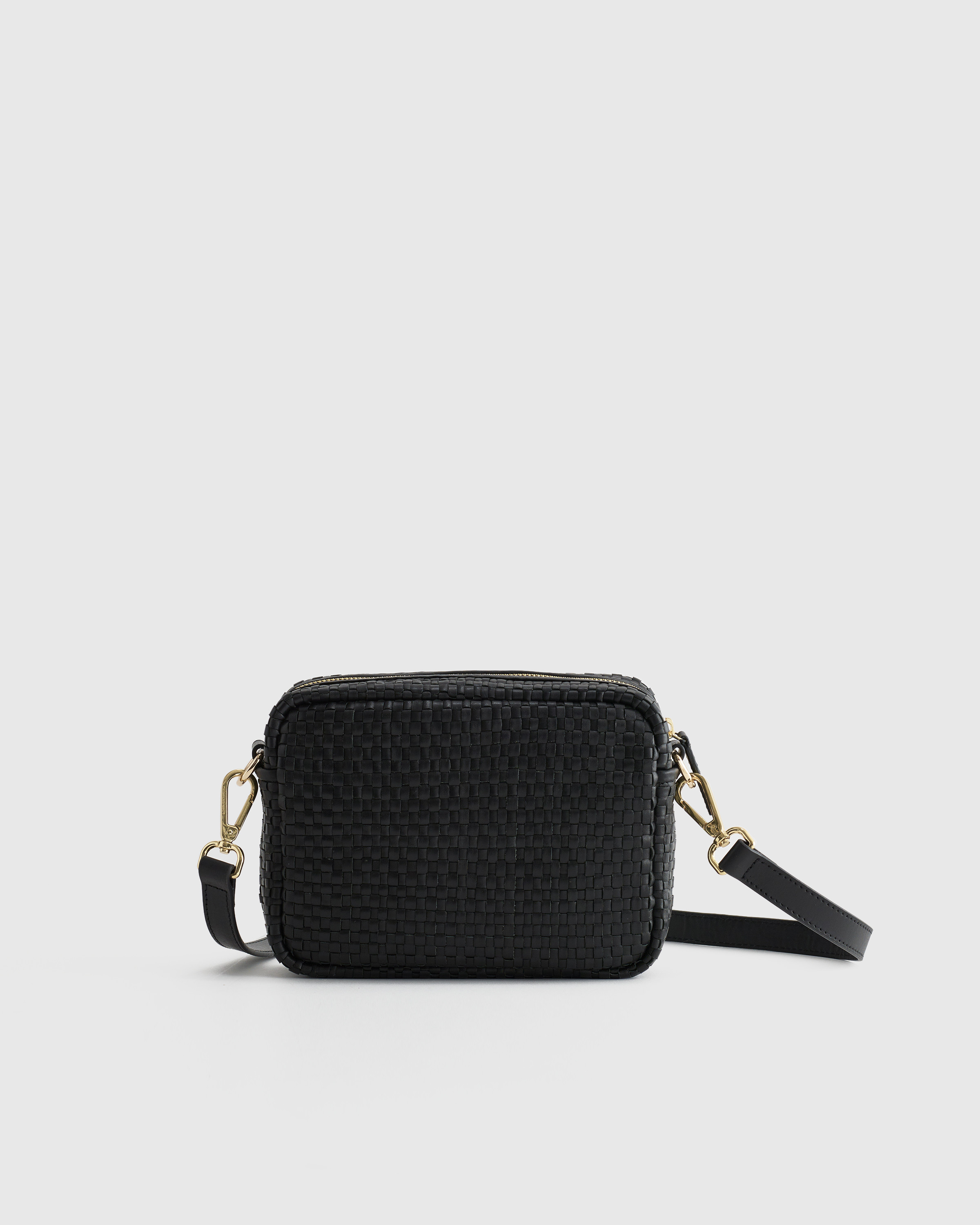 Quince | Women's Italian Leather Handwoven Crossbody in Black | Quince