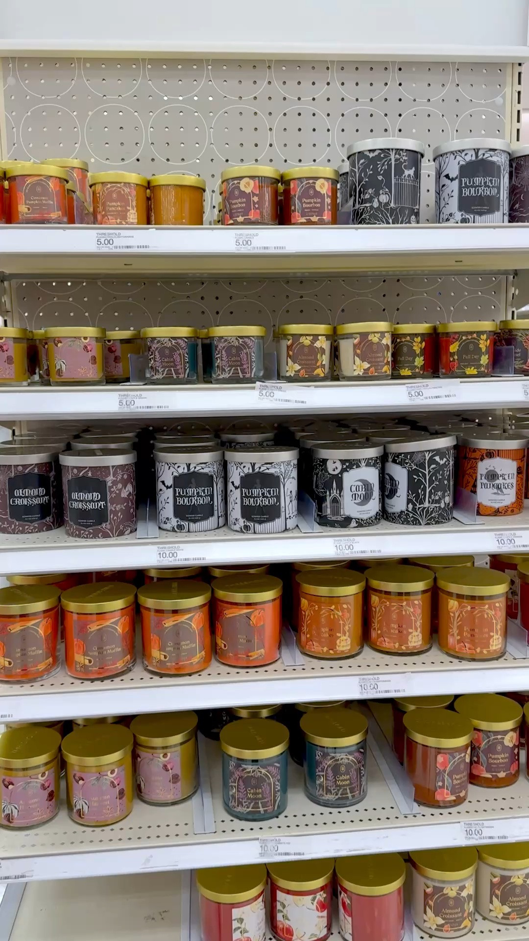 It may still be 95 degrees outside, but that doesn’t mean I can’t make my home smell and feel cozy inside! 





Fall candles
Halloween decor 
Fall decor 
Target home
Target finds

#LTKHome #LTKSeasonal
