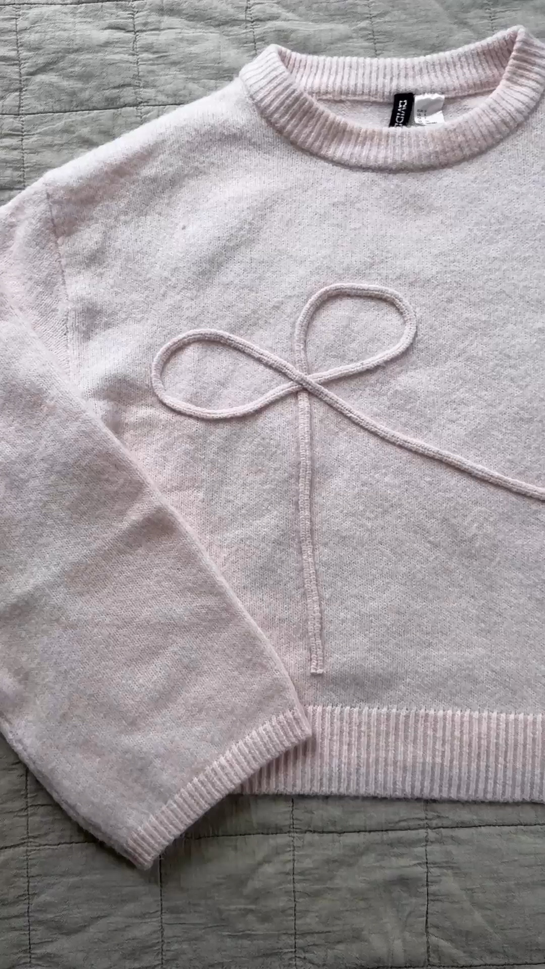 Get 20% off this cute bow sweater when you spend $60 today 🎀 Cute holiday outfit & gift idea for teens 🌲Only a few sizes left! 🏃‍♀️✨

#LTKSaleAlert #LTKHoliday #LTKWatchNow