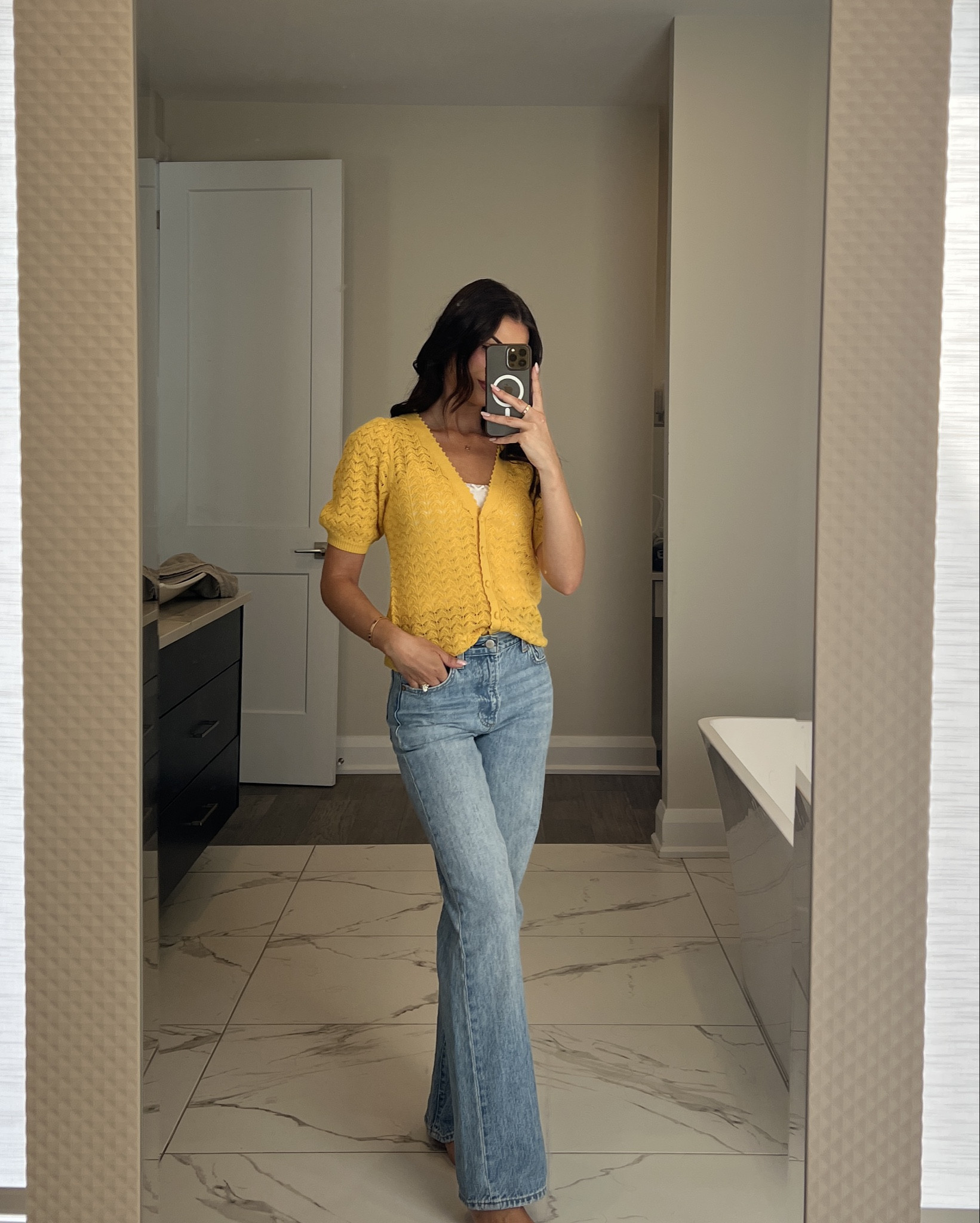 both cardigan and jeans are on sale rn! Runnnn to aritzia 💛 

#LTKSaleAlert #LTKStyleTip