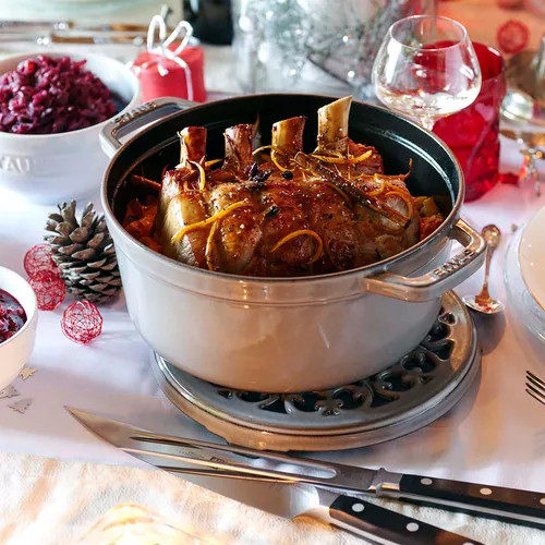 Staub Round Dutch Oven, 7 qt. | Sur La Table