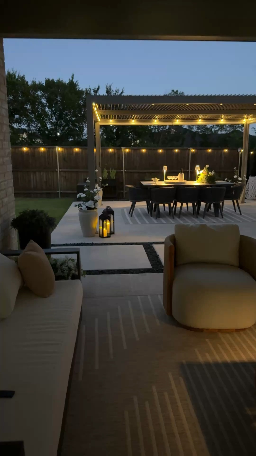 Cozy patio, patio furniture, outside furniture, outside dining table, pergola, solar lights, fall decor, cozy home decor
