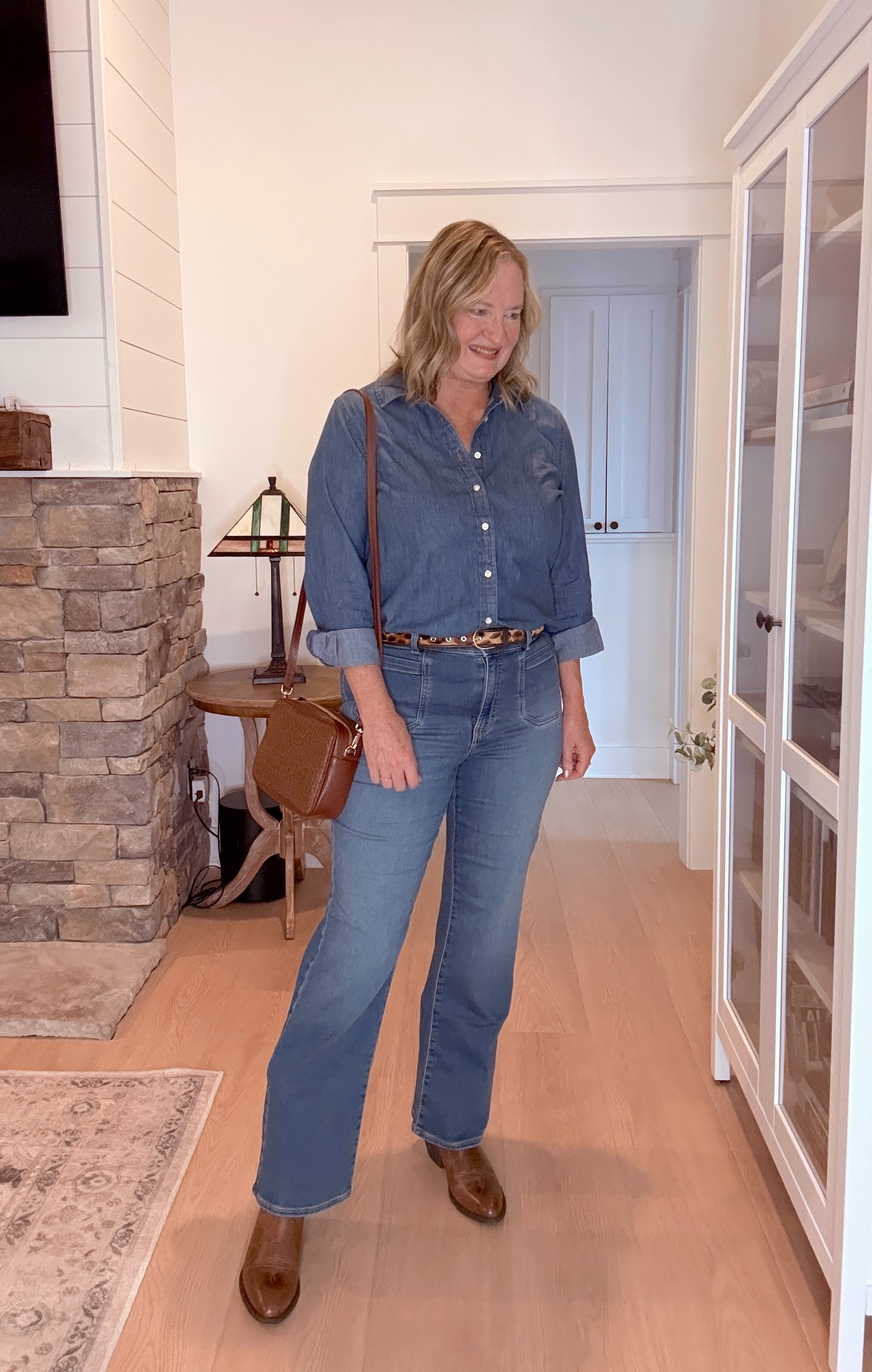 4 ways to wear a denim shirt and bootcut jeans ✔ Easy outfit ideas styled different 
ways: denim on denim, denim shirt as a layer, with a cardigan and with a barn jacket. 
Save this tutorial for later!
.
@talbotsofficial #talbotspartner #talbots #ad #mytalbots
#midsize  

 