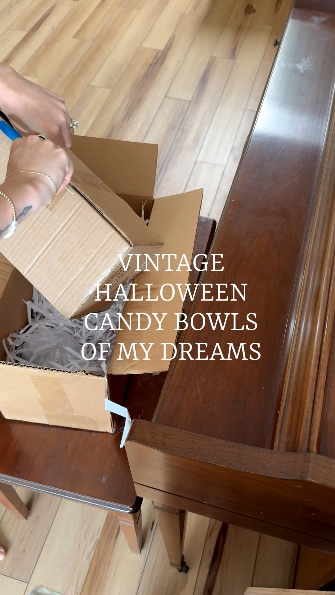 I never clicked check out so fast *
because when you find the perfect vintage Halloween bowls... you don't walk away
follow along to see what I have in store for these vintage cuties
#halloween #vintagehalloween #halloweenlook #halloweenishere #augtober #halloweenmusthaves #halloweeninspo #halloweenfinds #halloweenideas #vintagehalloween #spookyseason #spookyscaryskeletons #halloweendecor #halloweenvibes

#LTKSeasonal #LTKautumn #LTKHome