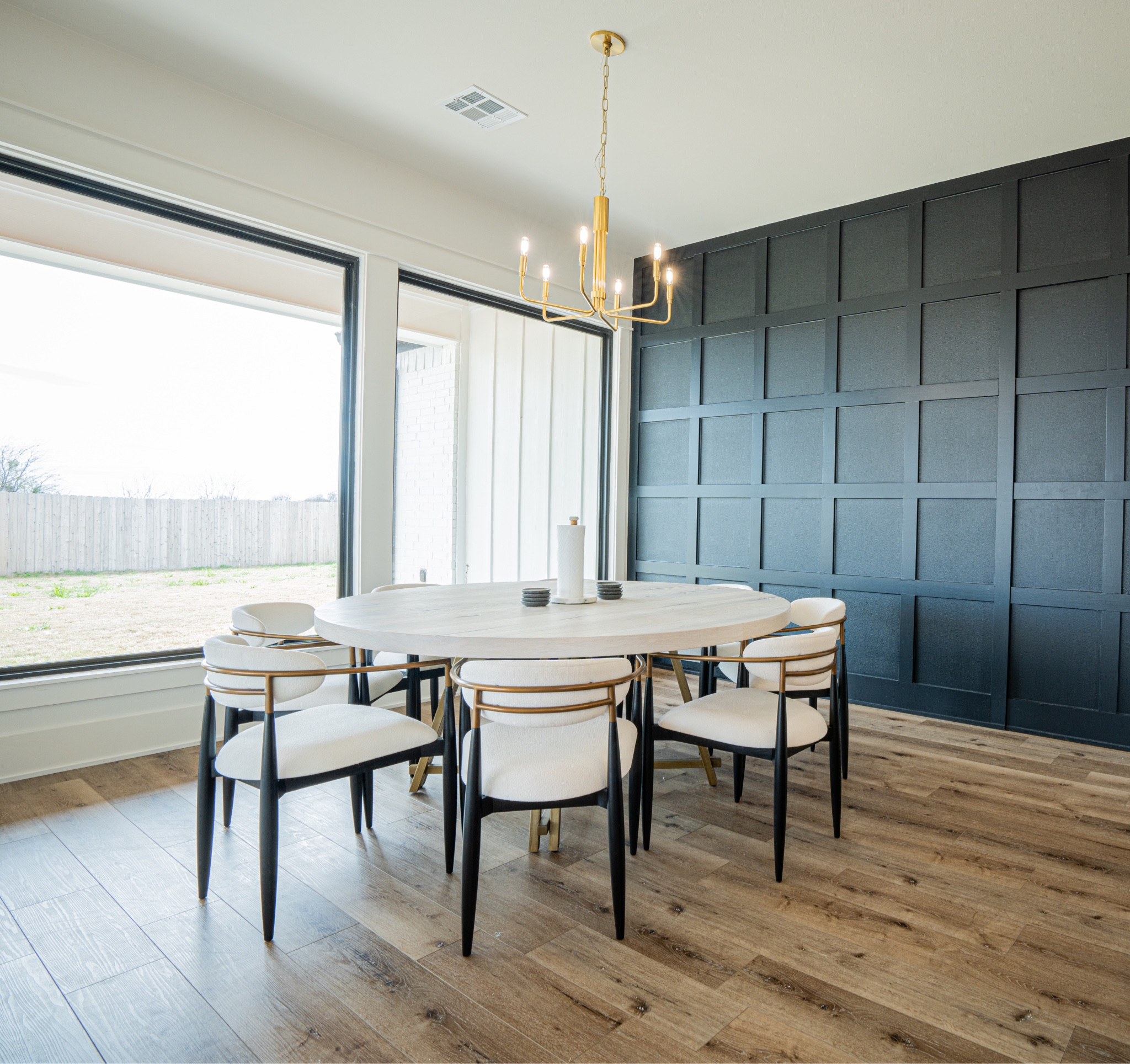 Dining room details 

#LTKSale #LTKhome