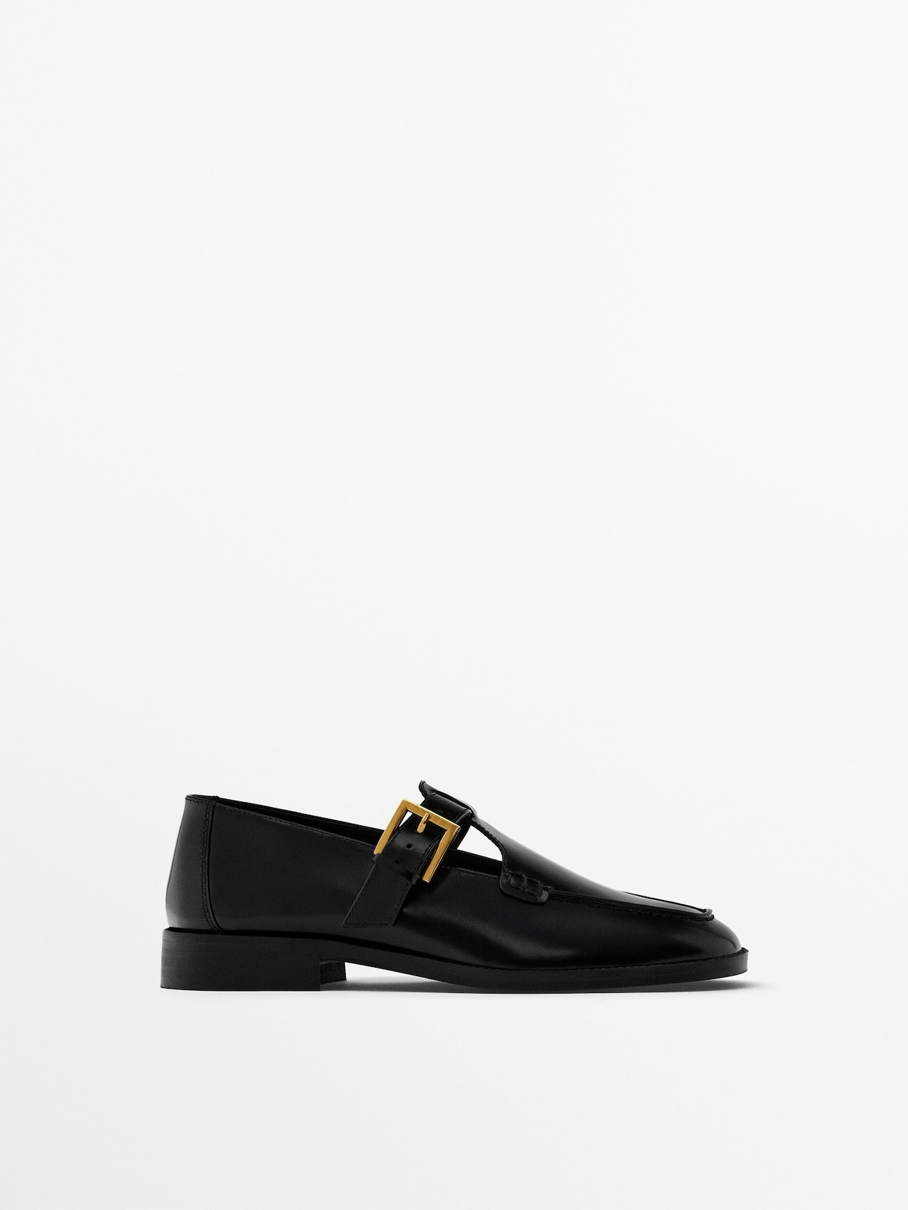 Square-toe buckled loafers | Massimo Dutti US