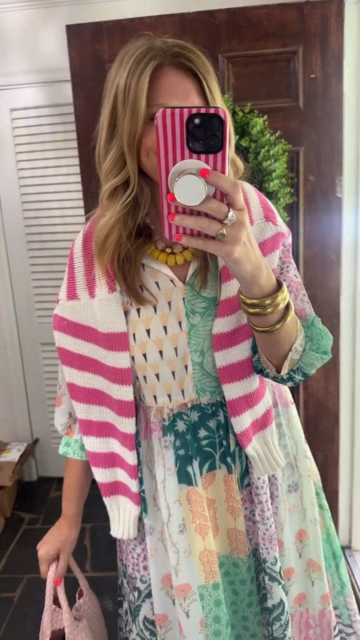 Another dreary morning calls for a bright, colorful outfit. Love this Amazon dress, paired with fun necklaces, my favorite Amazon tote, and comfy gold sandals. 🙌🏻

#amazonfinds #rainydayoutfit #maycember #ootd