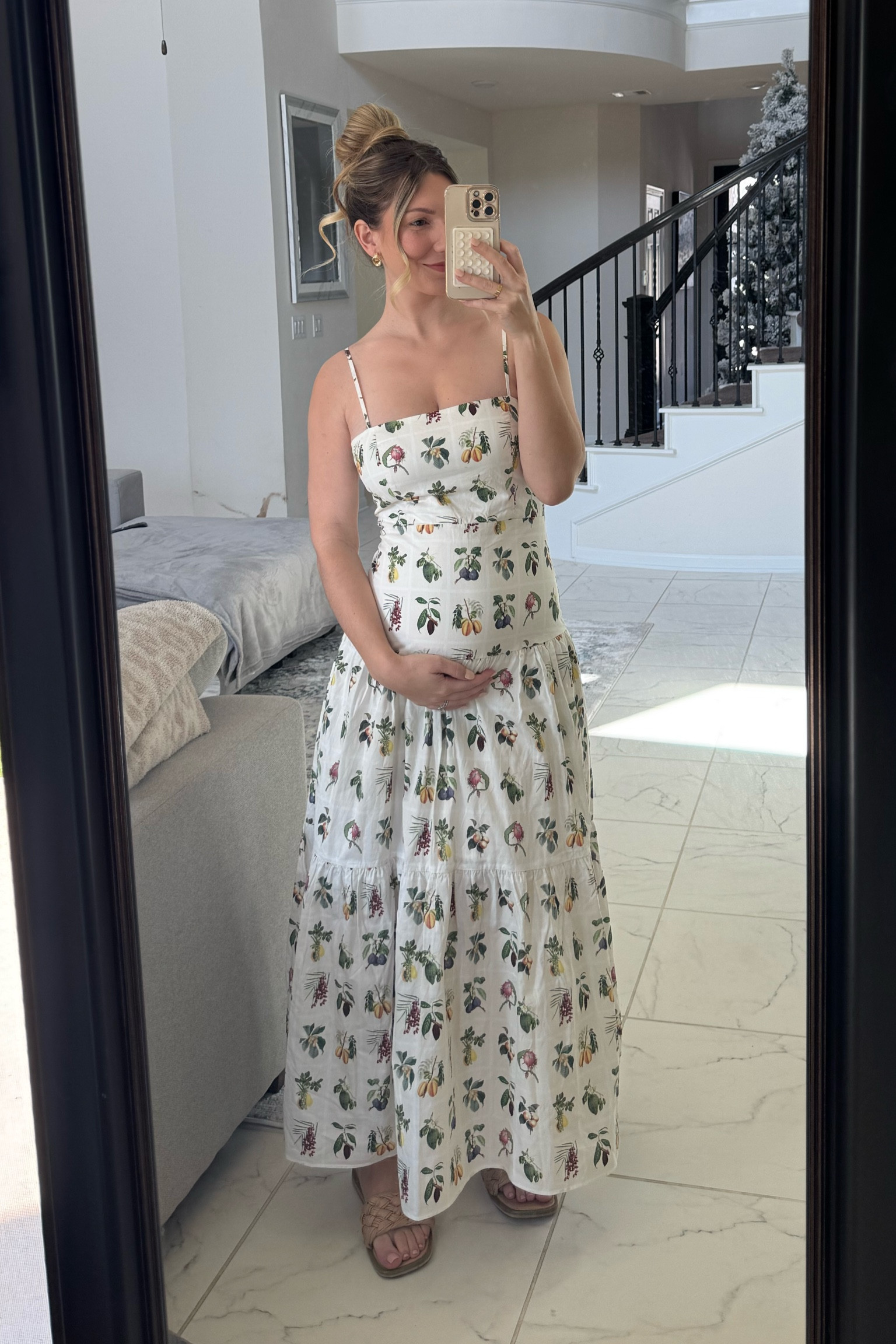 Gorg for bump or no bump! Wearing a medium 