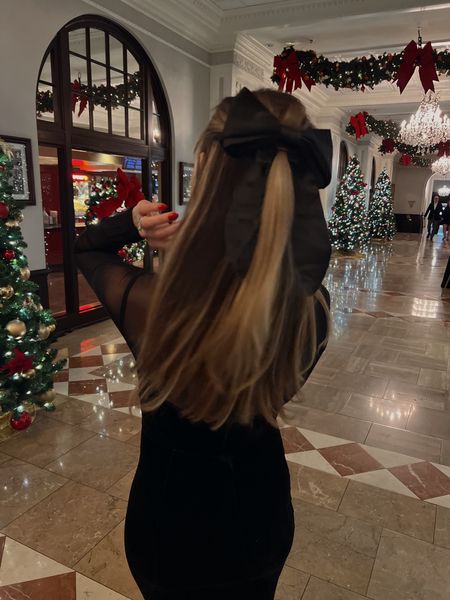 Hair bows under $10 for the holidays!! 

#LTKbump #LTKparties #LTKbeauty
