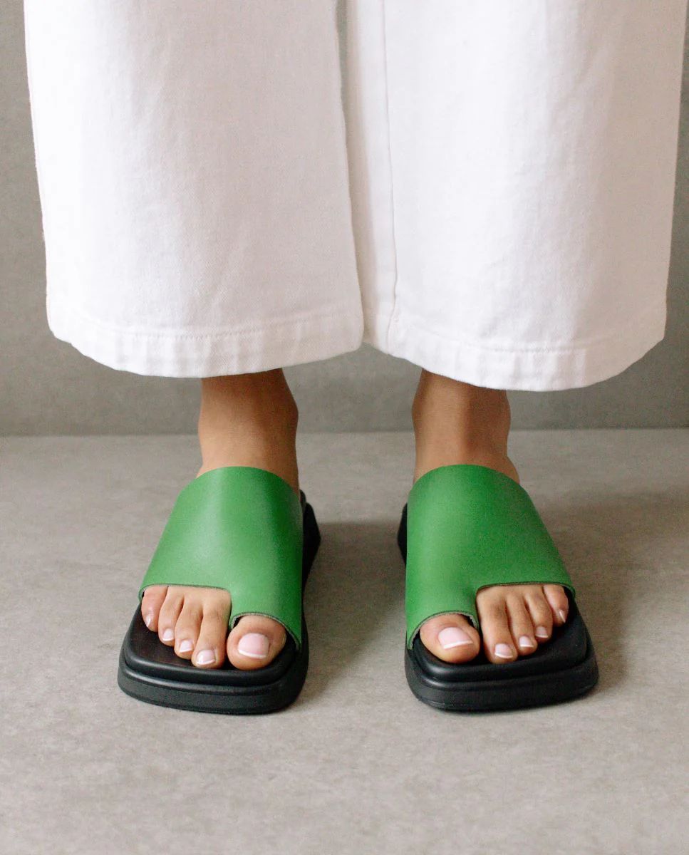 Toe Ring Flop - Green Leather Sandals | ALOHAS | Alohas FR