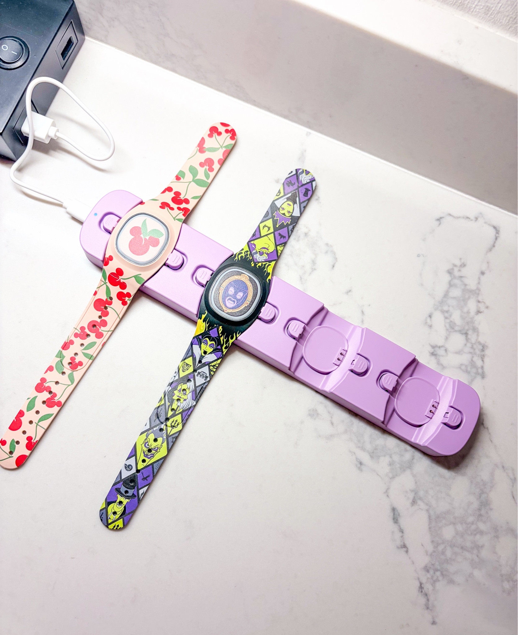 hands down the perfect charger for  magic bands, on our Disney trip! #DisneyTrip #MagicBand #DisneyGirlie