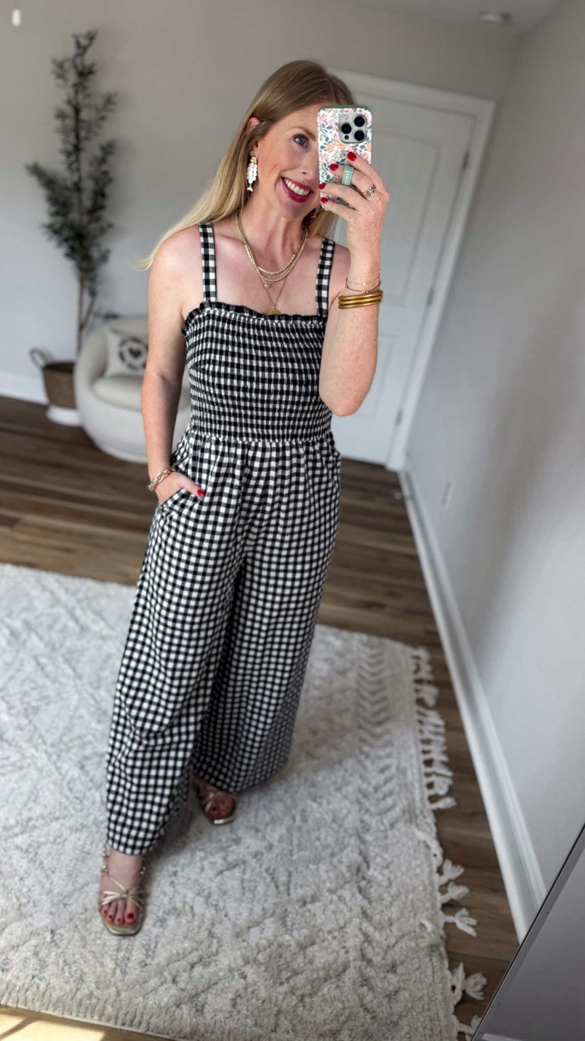 Weekend Walmart Wins try-on
Smocked gingham jumpsuit- medium, has adjustable straps!

#LTKmomlife #LTKootd