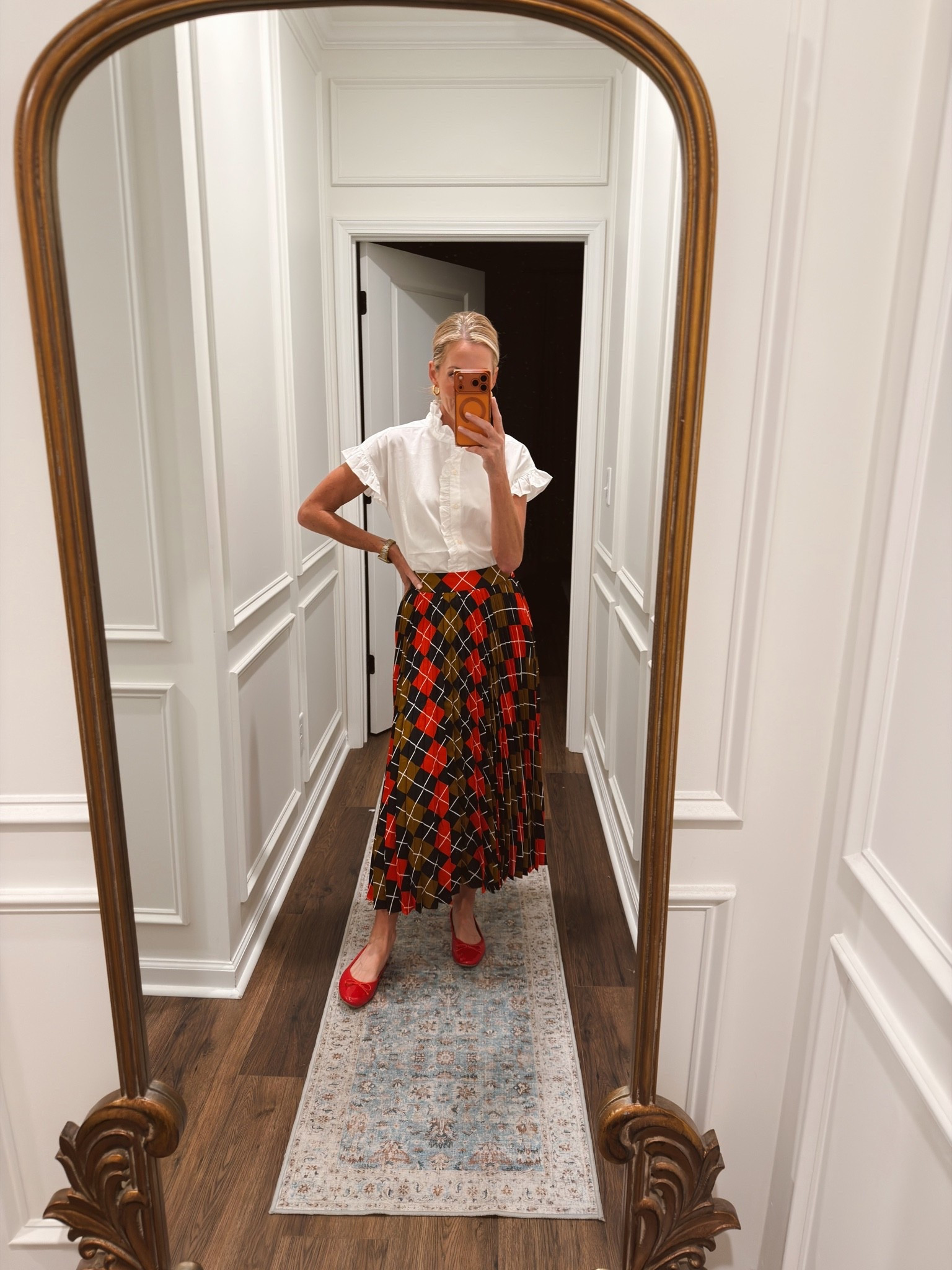 Today’s outfit of the day this are ruffle top from Walmart size extra small under $30 and there’s a beautiful preppy skirt. Also size extra small under $35.
