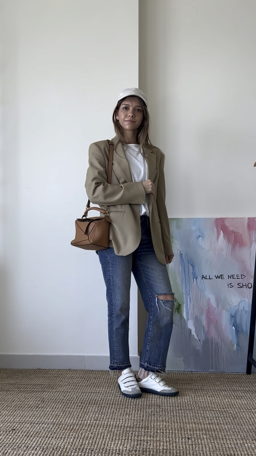 Beige blazer, shoulder bag, white t-shirt, ribbed jeans, beige camp, sneakers


#LTKeurope #LTKstyletip #LTKSeasonal