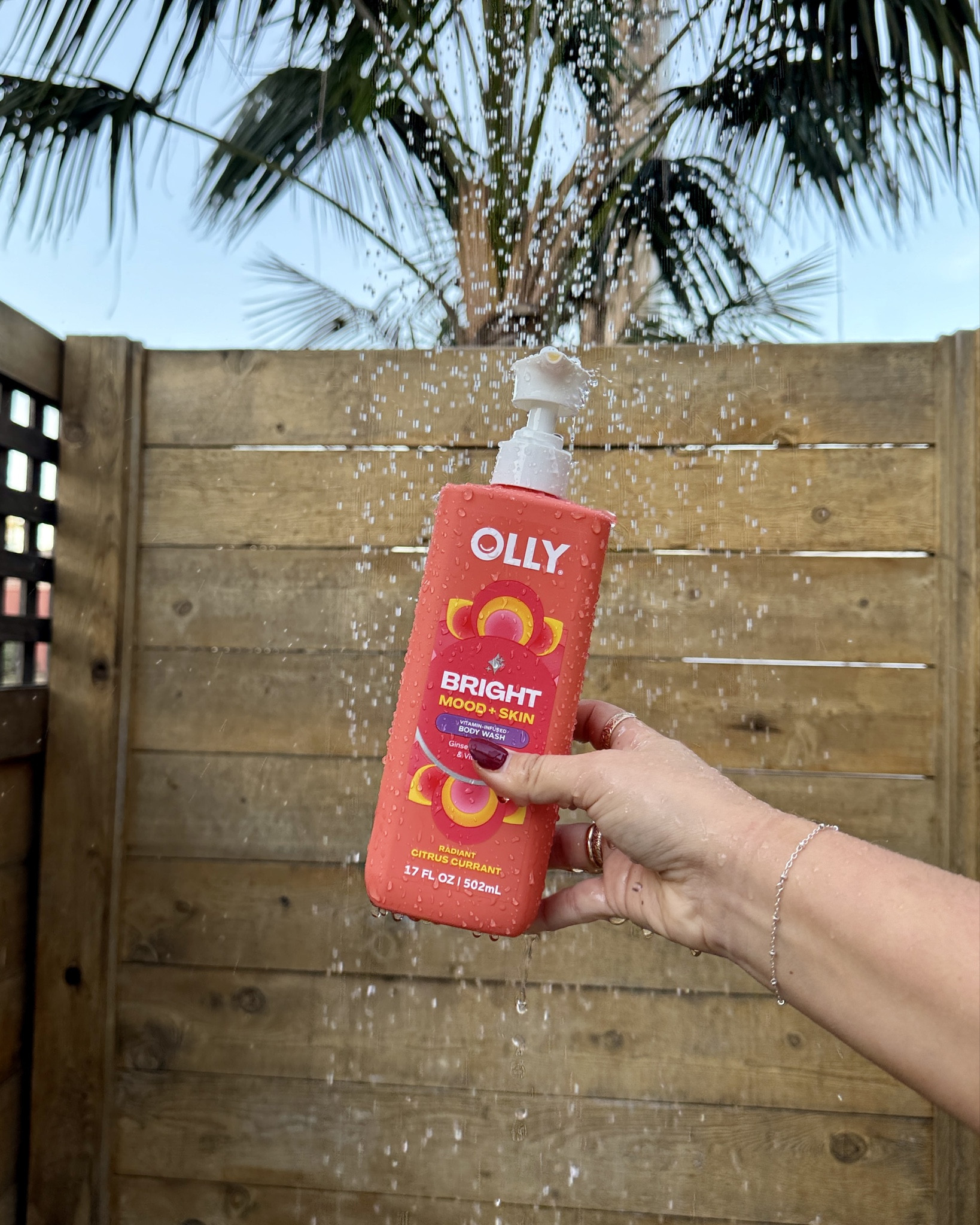 #OLLYPartner @ollywellness My new go-to for better mood + better skin. Shop now on here
