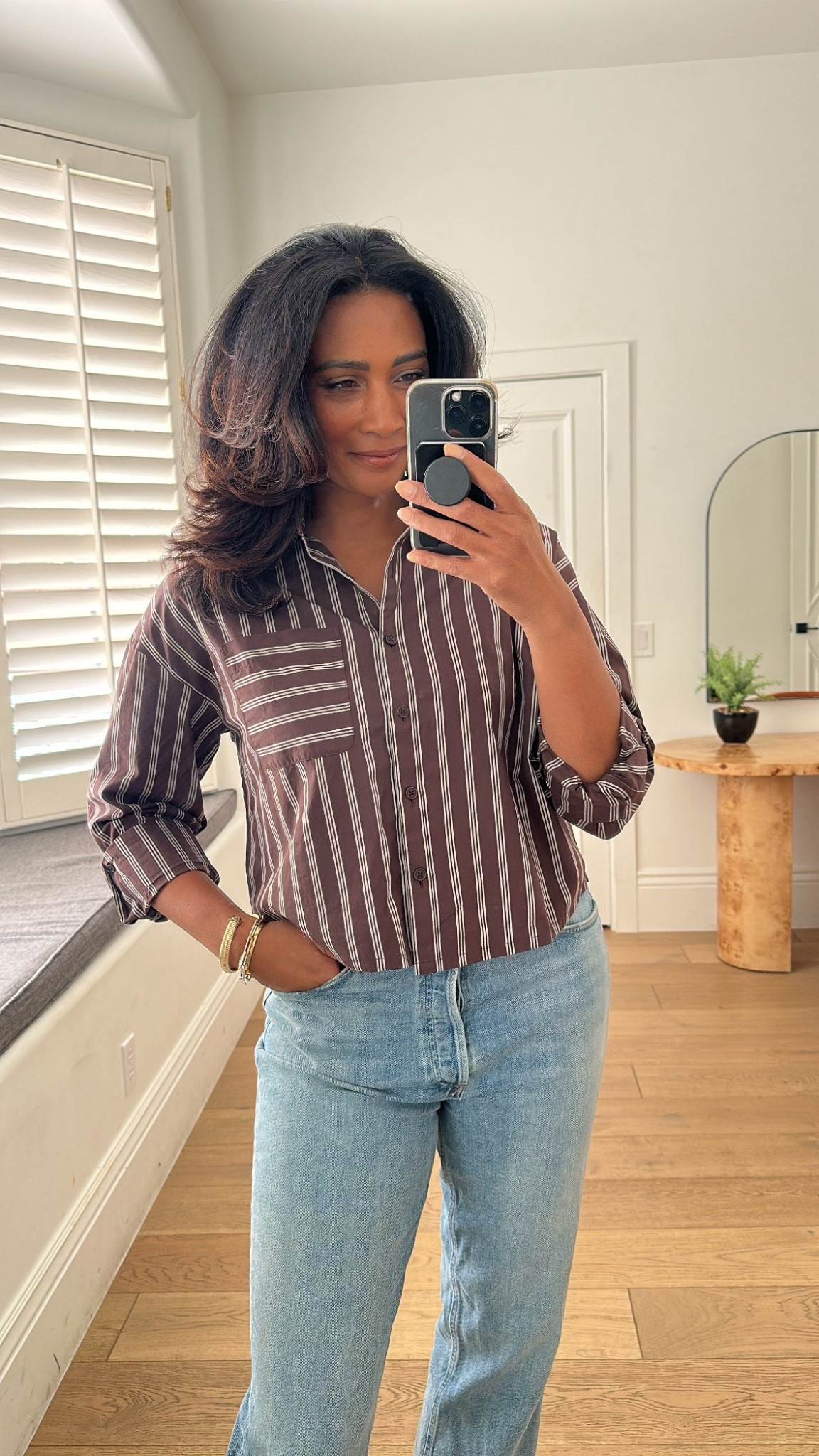 Love that you don’t have tuck in this button down shirt!! Fits true to size.



#LTKOver40 #LTKStyleTip