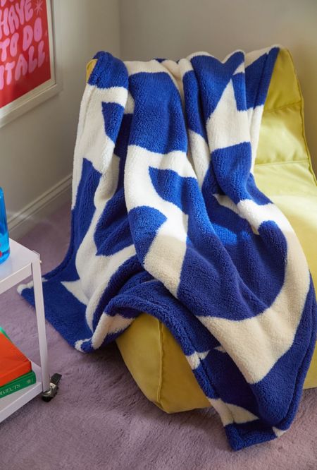 #urbanoutfitters #blanket #fleeceblanket #bedroom #throwblanket #fall

#LTKSeasonal #LTKover40 #LTKSale