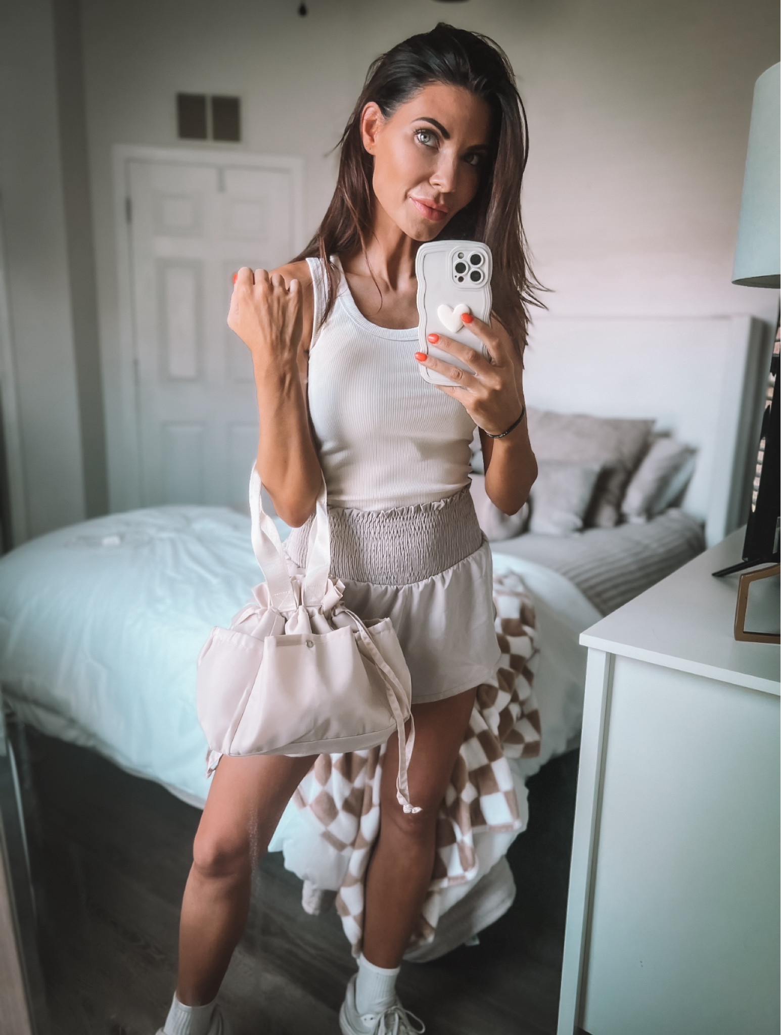 Seriously my most favorite lunch bag!!! This truly elevates your lunch bag style it resembles more to a tote bag. Definitely worth it! 

✨Fully insulated 
✨keeps food warm for 4hrs & cold up to 8hrs 
✨reusable 
✨large capacity 
✨stain & 💦 water resistant 


#lunchbag #lunchbox #bag #tote #lunchtote #amazon #amazonfashion #amazonfashionfinds #amazonmusthave #newrelease #amazonsummer #summerstyle #officestyle #workbag #amazonprime 

#LTKSaleAlert #LTKSummerSales #LTKHome