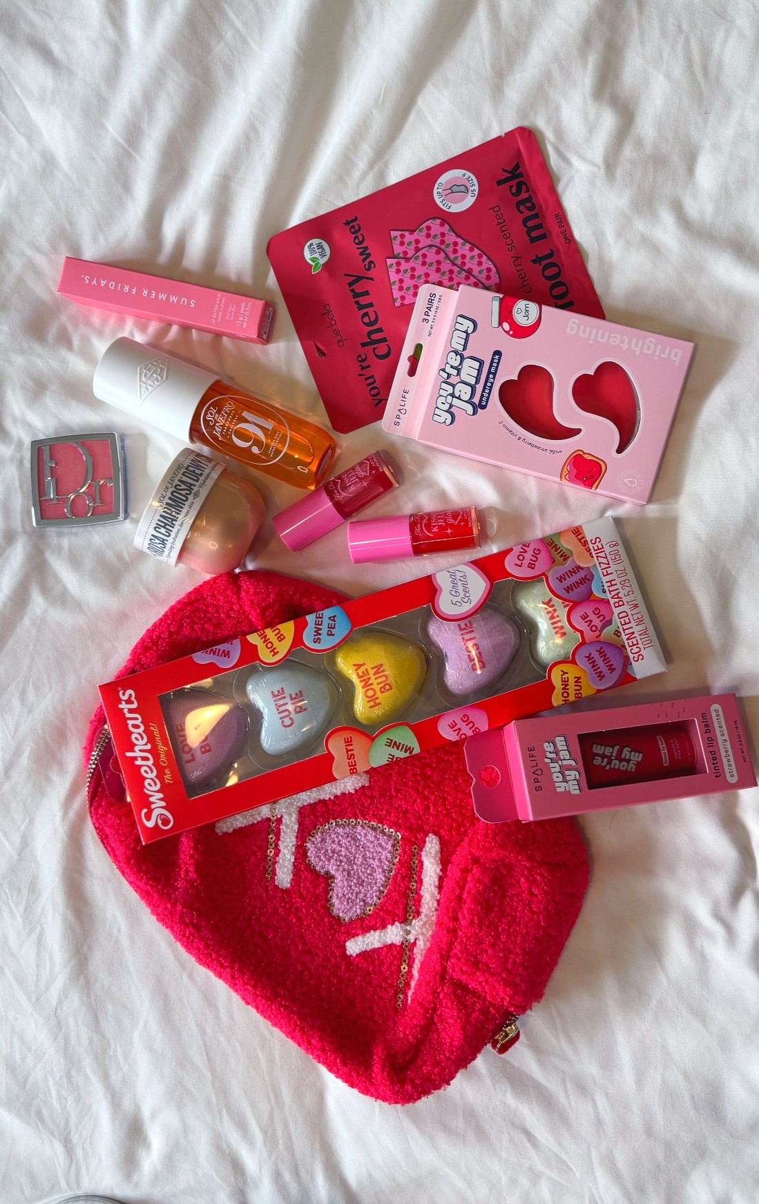 Valentine’s finds that feel thoughtful without being over the top 💕 These Target beauty picks are perfect for coworkers, sisters, or Galentine’s gifts—easy to gift, budget-friendly, and all about a little self-care. From everyday beauty essentials to small treats that feel special, these are the kinds of gifts people actually love to receive. Linking all my favorites to make Valentine’s gifting simple and stress-free.

#TargetFinds #GalentinesGifts #ValentinesGiftIdeas #SelfCareFinds #EasyGifting @Target #teachergifts #coworkergift

#LTKselfcare #LTKValentine #LTKSeasonal