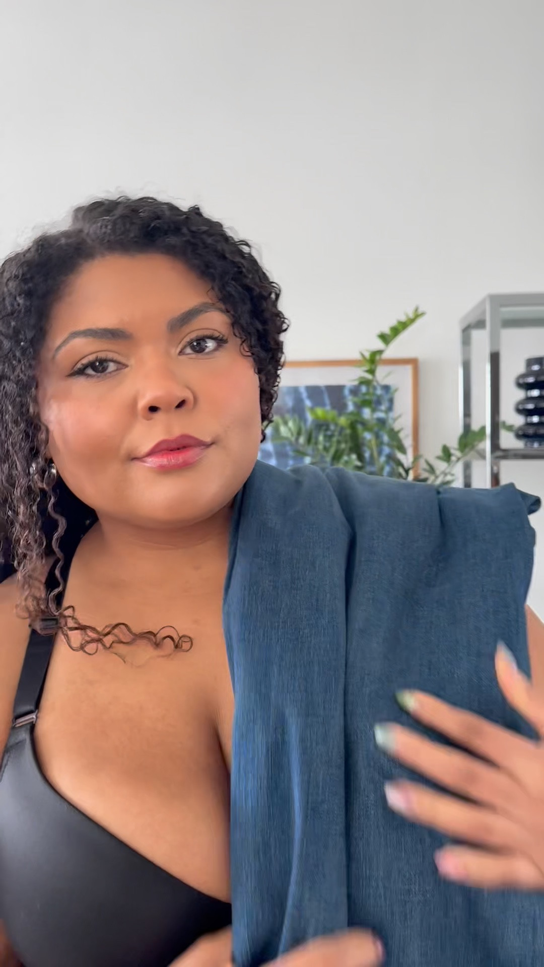 Sometimes a great pair of jeans and a basic tee is the outfit & @lanebryant has the best jeans for babes with curves. I'm wearing the genius jeans in size 20 petite and right now they are on sale for $45, all other full-priced jeans are $49 comment JEANS and I'll send you the links #ad #lanebryantpartner #liketkit @shop.ltk