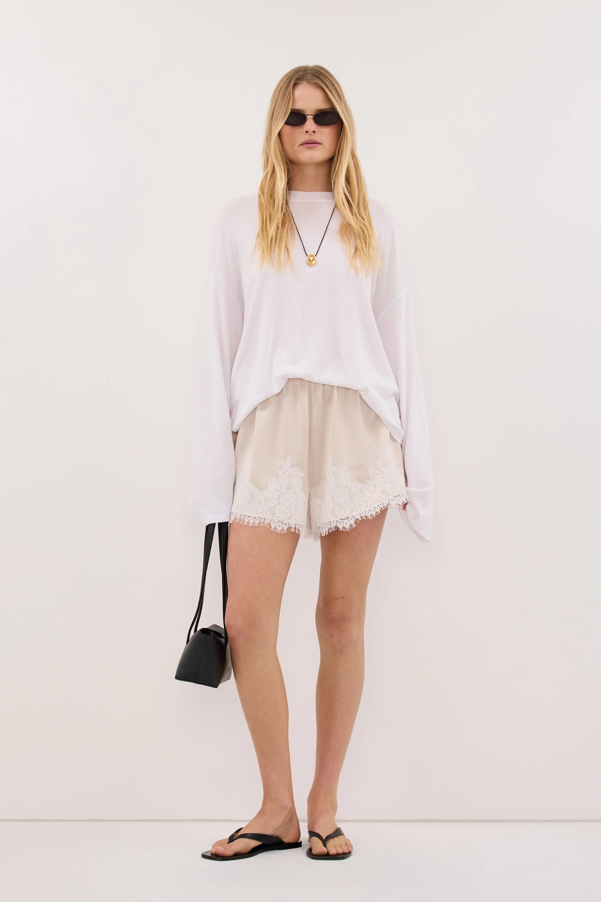 SELENE OYSTER SATIN SHORT | DISSH