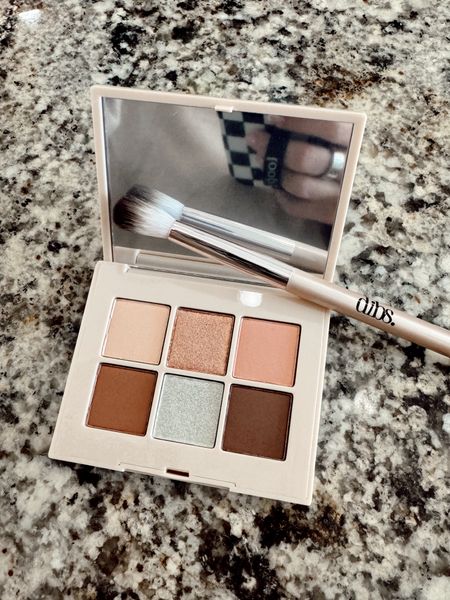 *NEW* DIBS Beauty Palm Palette / neutral, shimmer, peach eyeshadow / duo eyeshadow brush

15% off w/ code: PEYTONB

#LTKbeauty #LTKfindsunder50 #LTKstyletip