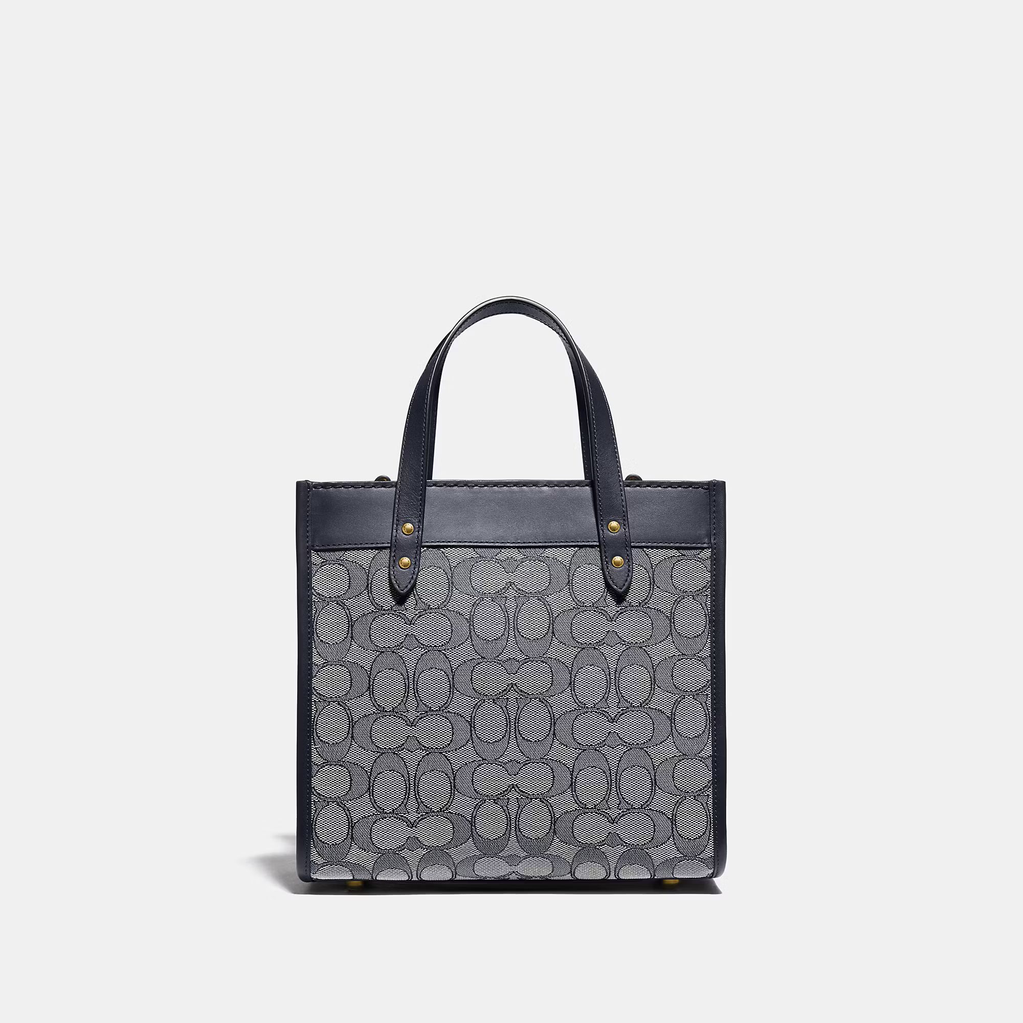 Field Tote 22 In Signature Jacquard | Coach (US)