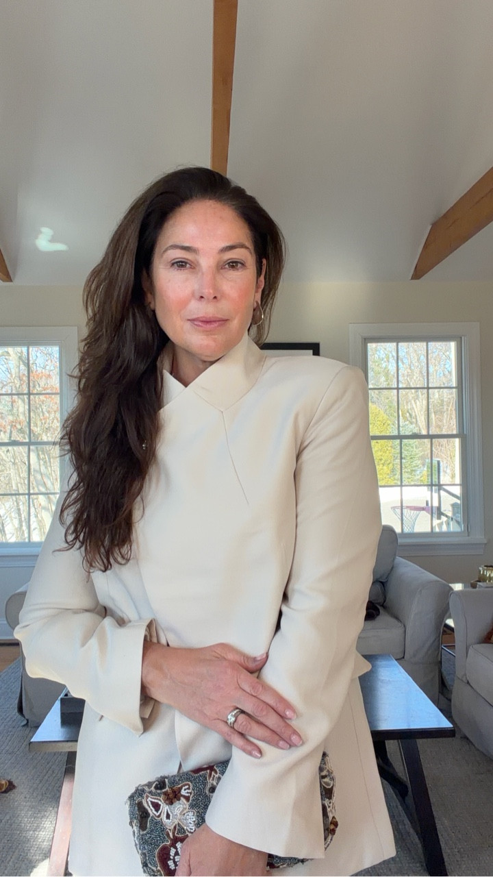 Let’s style this very affordable transitional and spring blazer three different ways. I love the shape of this elevated blazer as well as the small broach. It caught my eye and I knew I could make it work for a lot of different outfits with things already in my closet. Which look would you wear the most?

#LTKOver40 #LTKMidsize #LTKgrwm