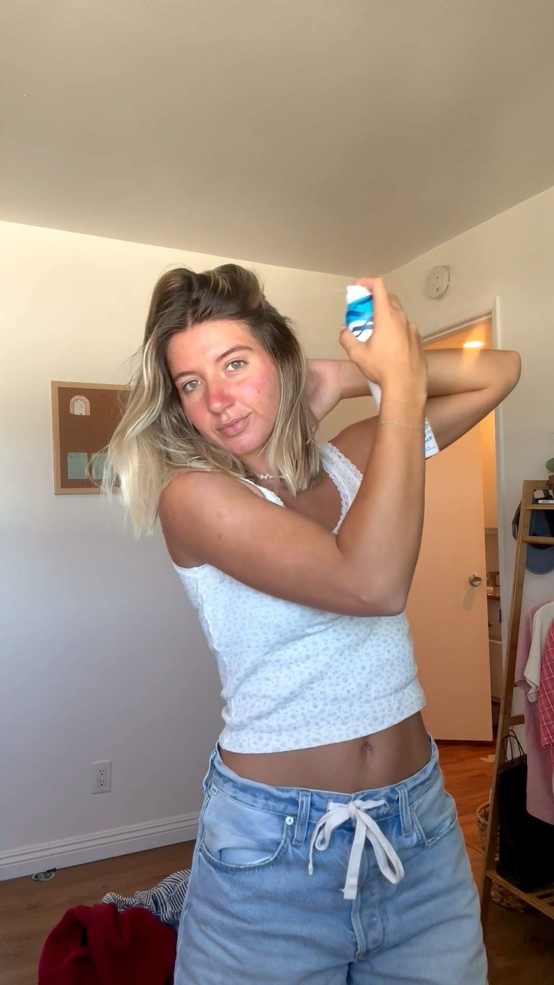 This dry shampoo smells SO goodd